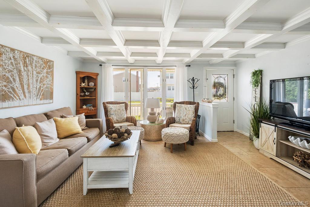 #13 photo, 3609 Somerset Drive, ナッソー郡 Seaford , NY 11783