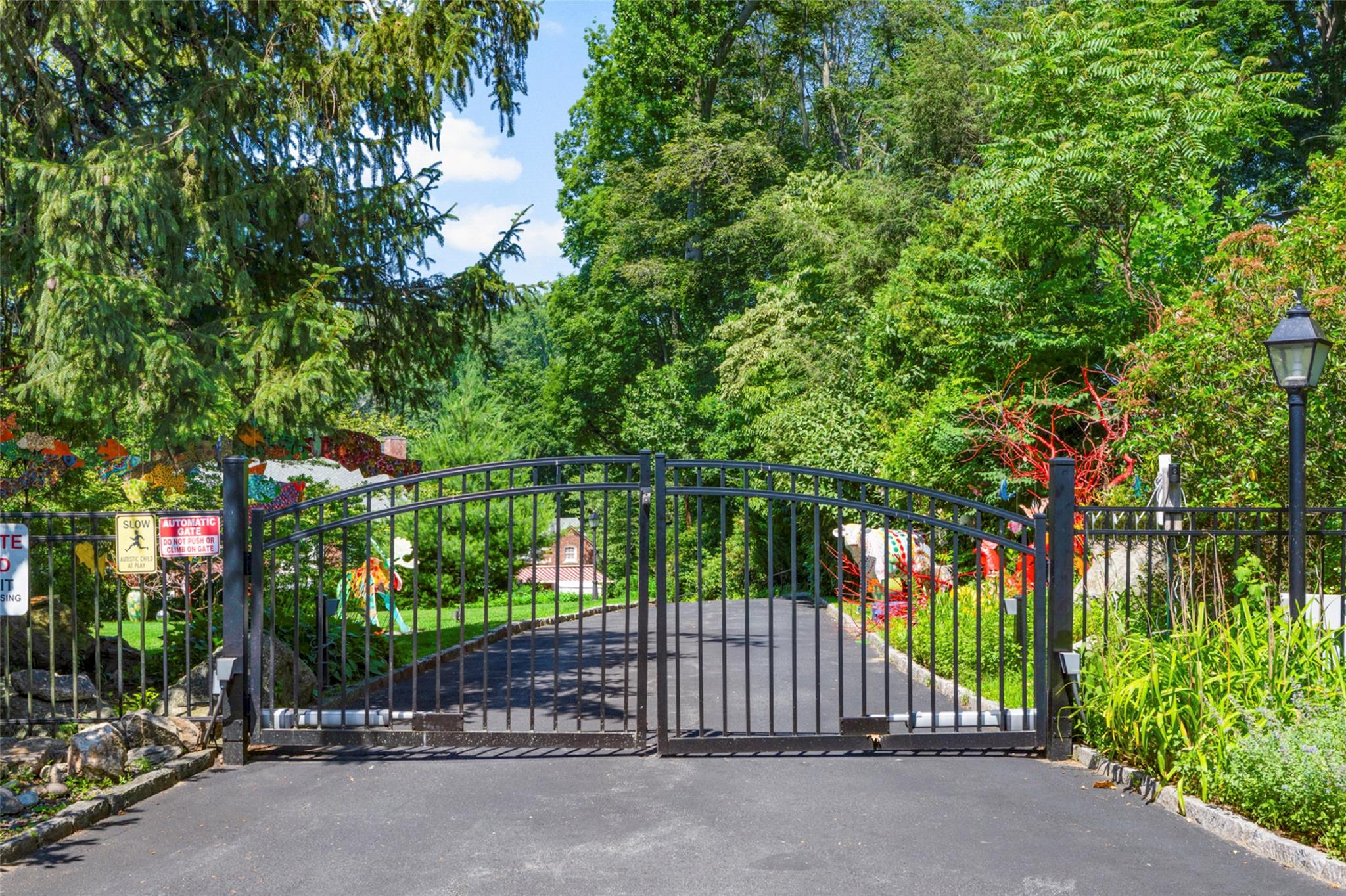 #1 photo, 400 Beechmont Drive, New Rochelle , NY 10804