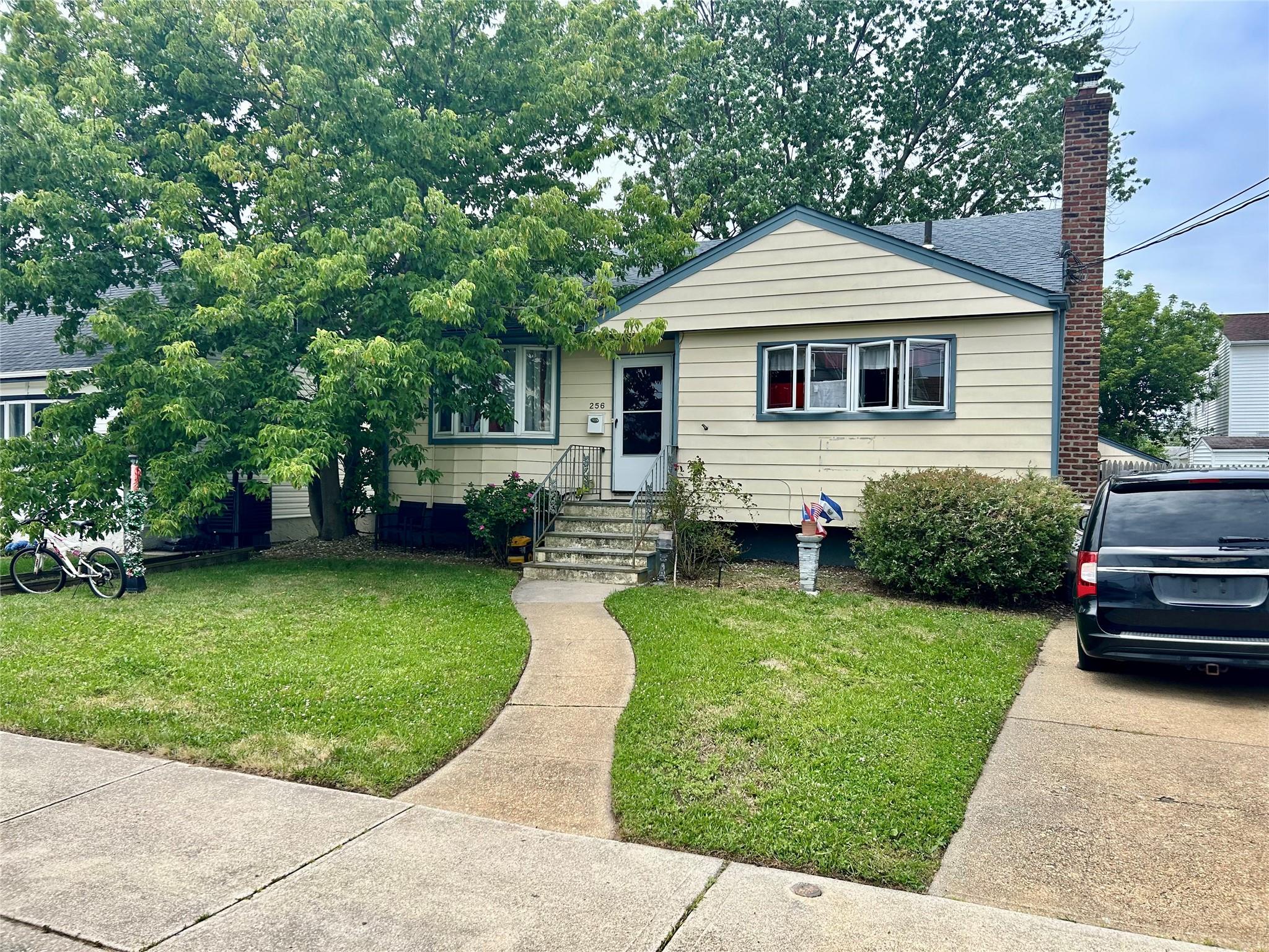 #1 photo, 256 Westside Avenue, ناسو Freeport , NY 11520
