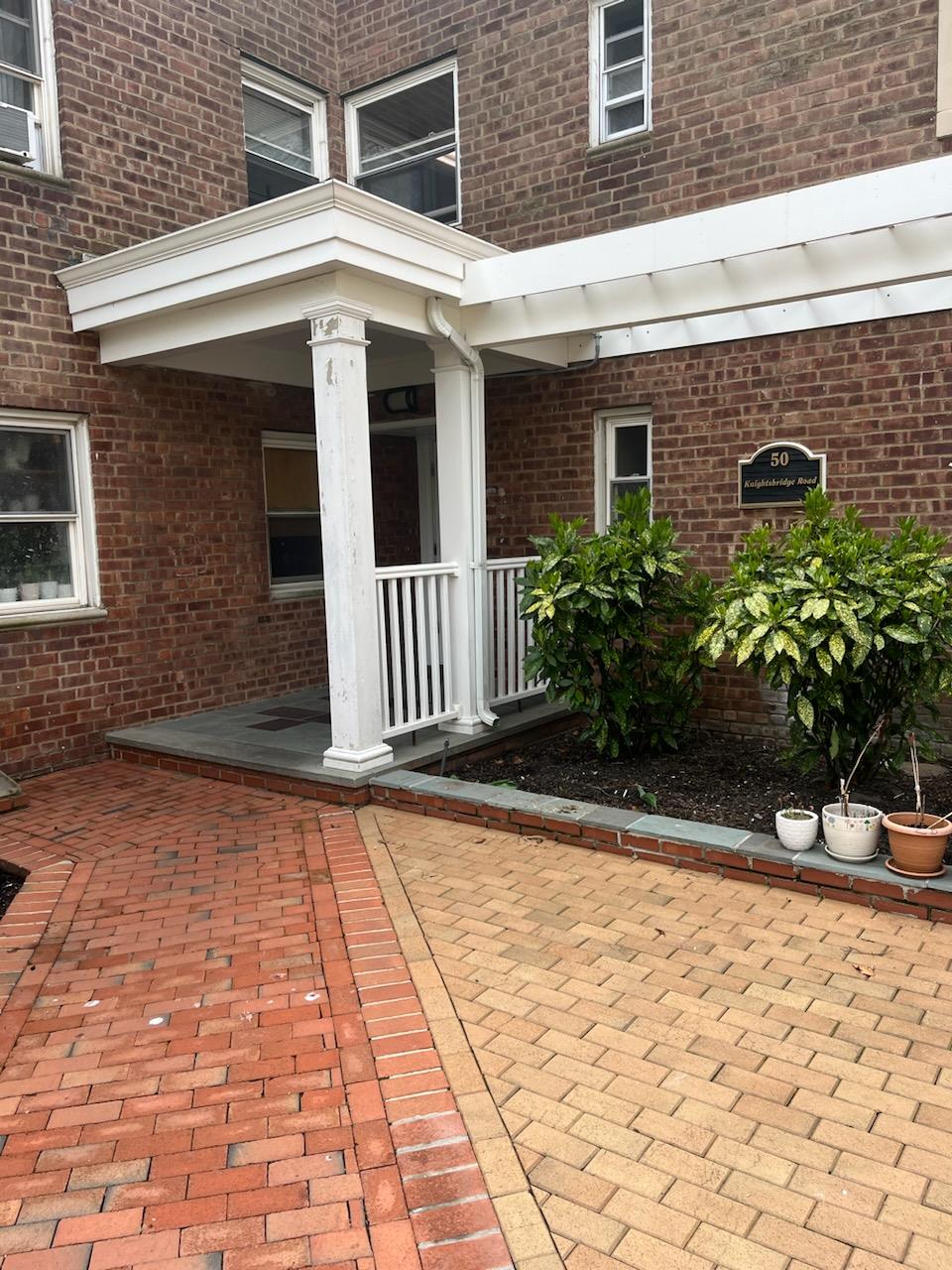 #1 photo, 50 Knightsbridge Road, Great Neck , NY 11021