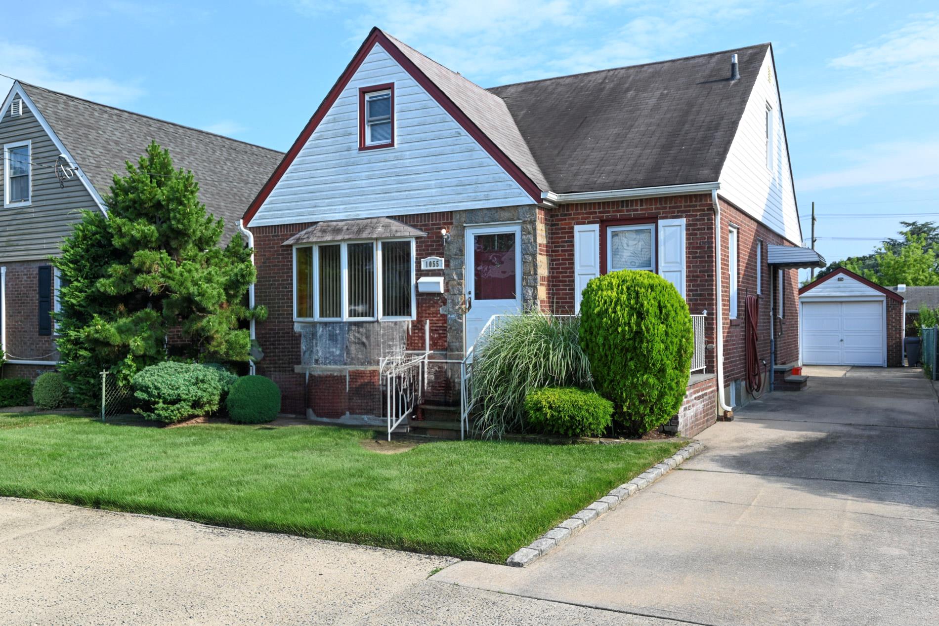 #1 photo, 1055 Rosegold Street, Franklin Square , NY 11010