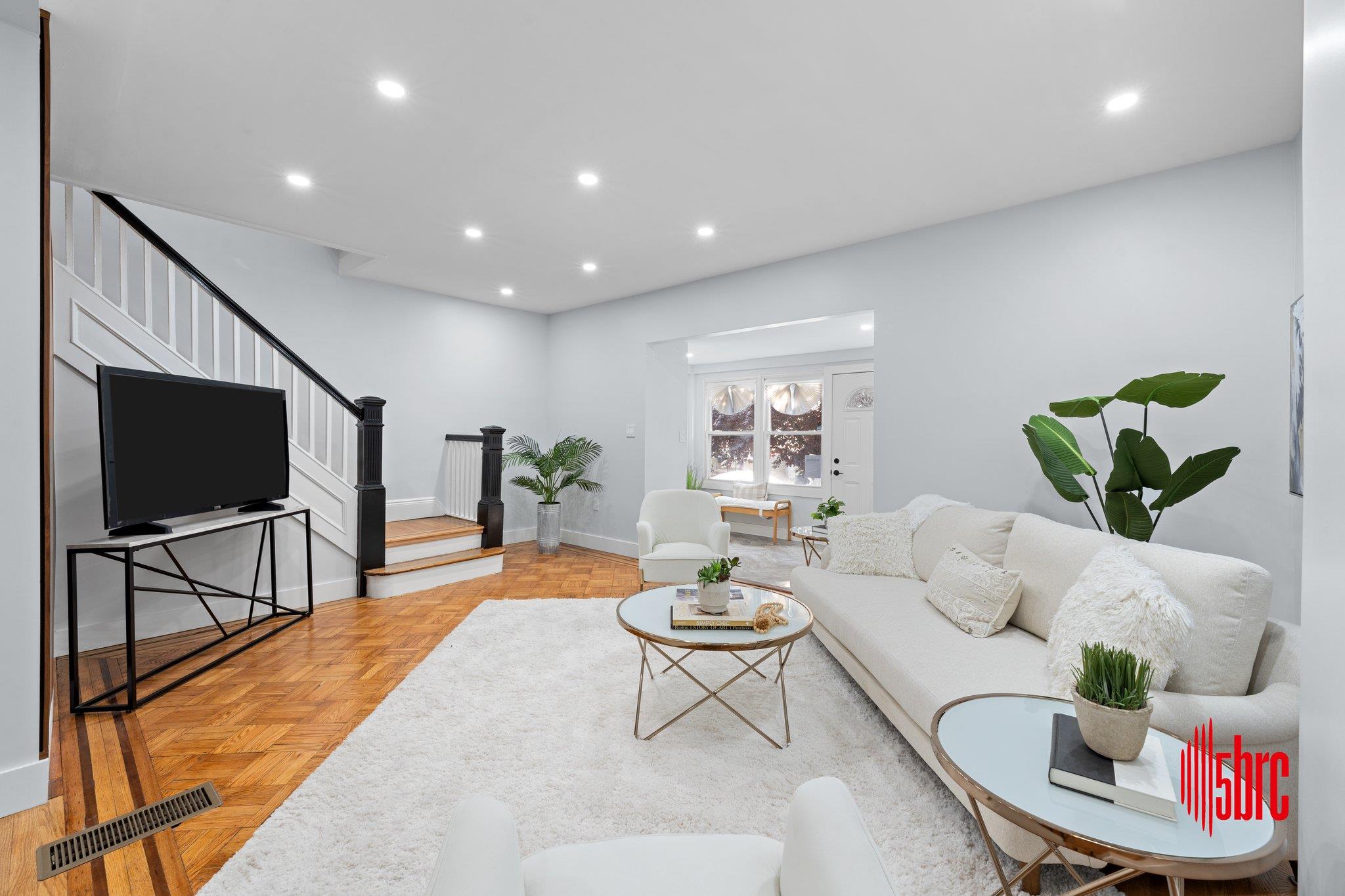 #2 photo, 8563 98th Street, クイーンズ区 Richmond Hill , NY 11421