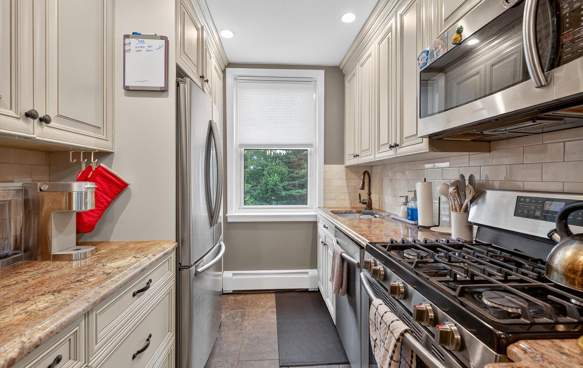 #12 photo, 40 Daley Place, ナッソー郡 Lynbrook , NY 11563