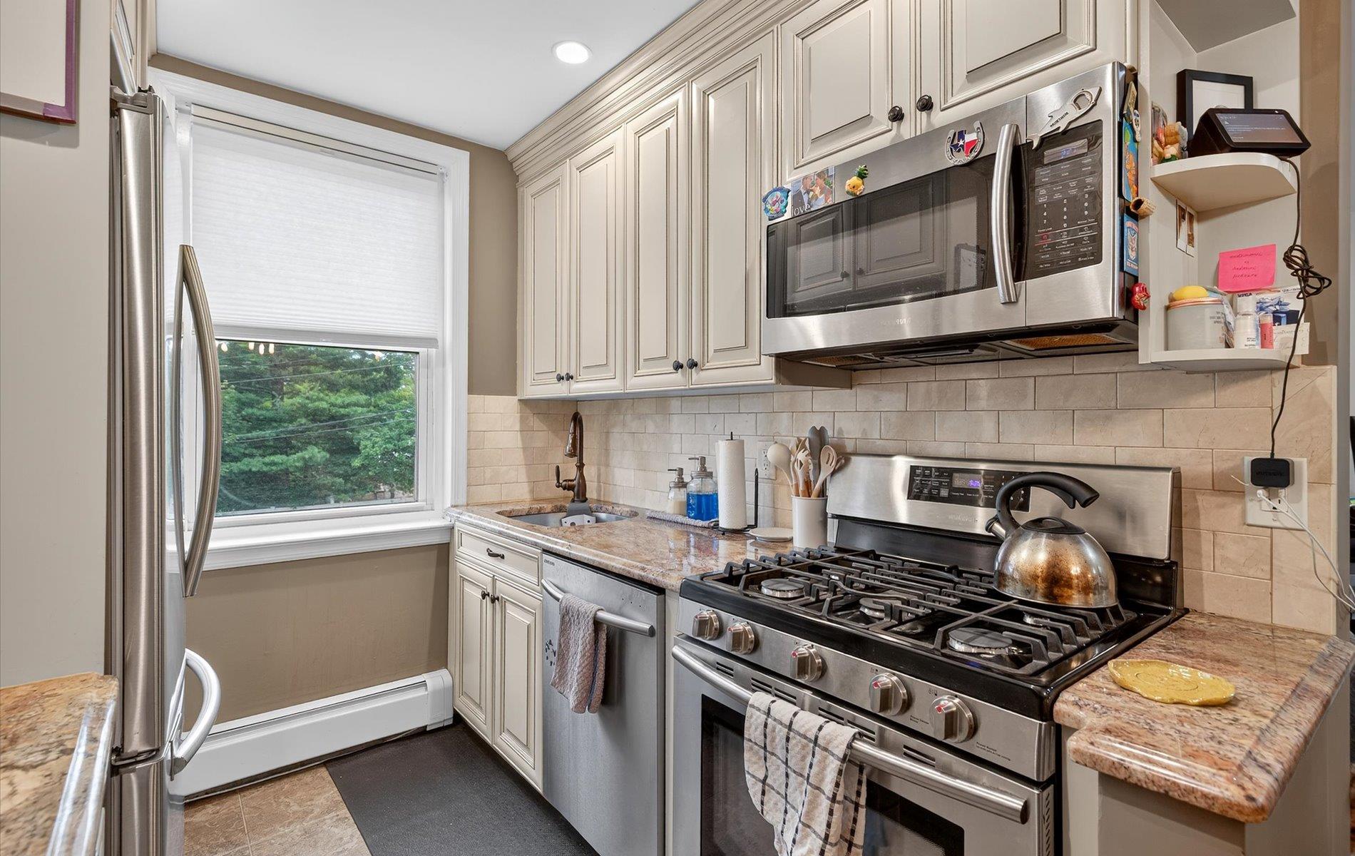 #14 photo, 40 Daley Place, ナッソー郡 Lynbrook , NY 11563