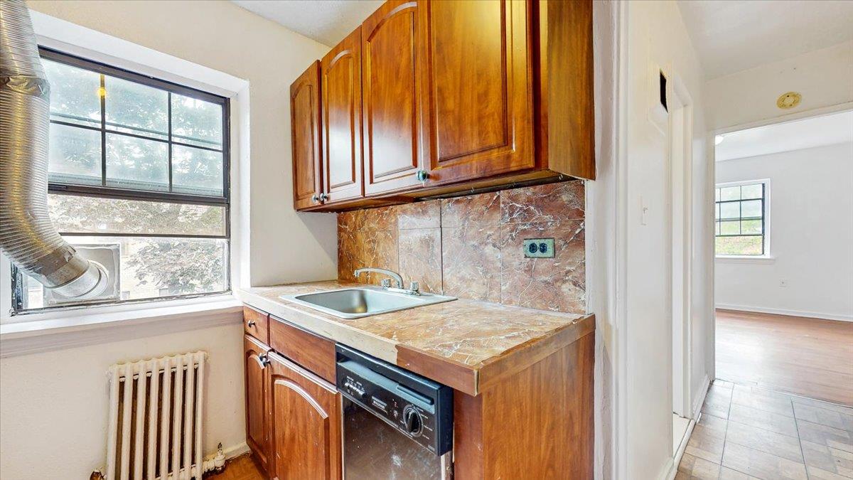 #10 photo, 144-15 78th Rd, クイーンズ区 Kew Garden Hills , NY 11367