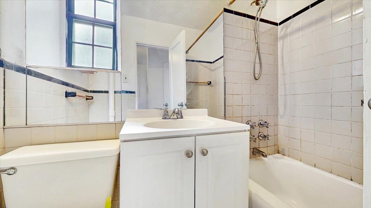 #20 photo, 144-15 78th Rd, クイーンズ区 Kew Garden Hills , NY 11367