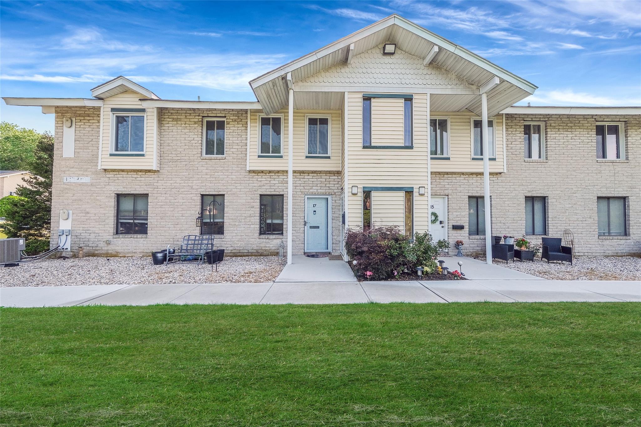 #1 photo, 17 Pueblo Court, 東長島 科勒姆 Coram , NY 11727