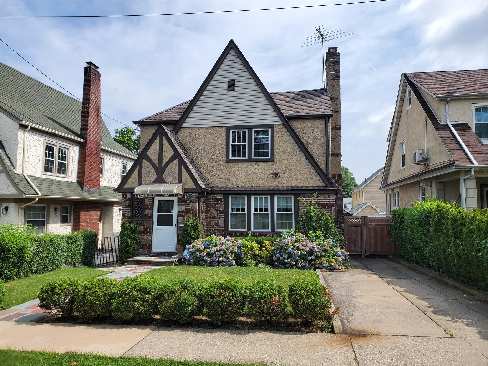 #1 photo, 42-03 Westmoreland Street, Little Neck , NY 11363