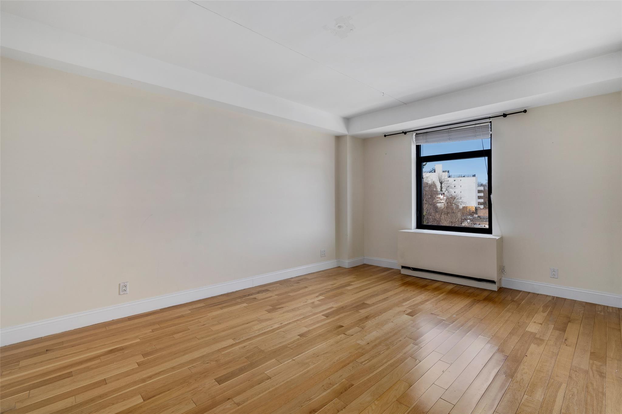 #8 photo, 3536 Cambridge Avenue, ブロンクス区 Bronx , NY 10463