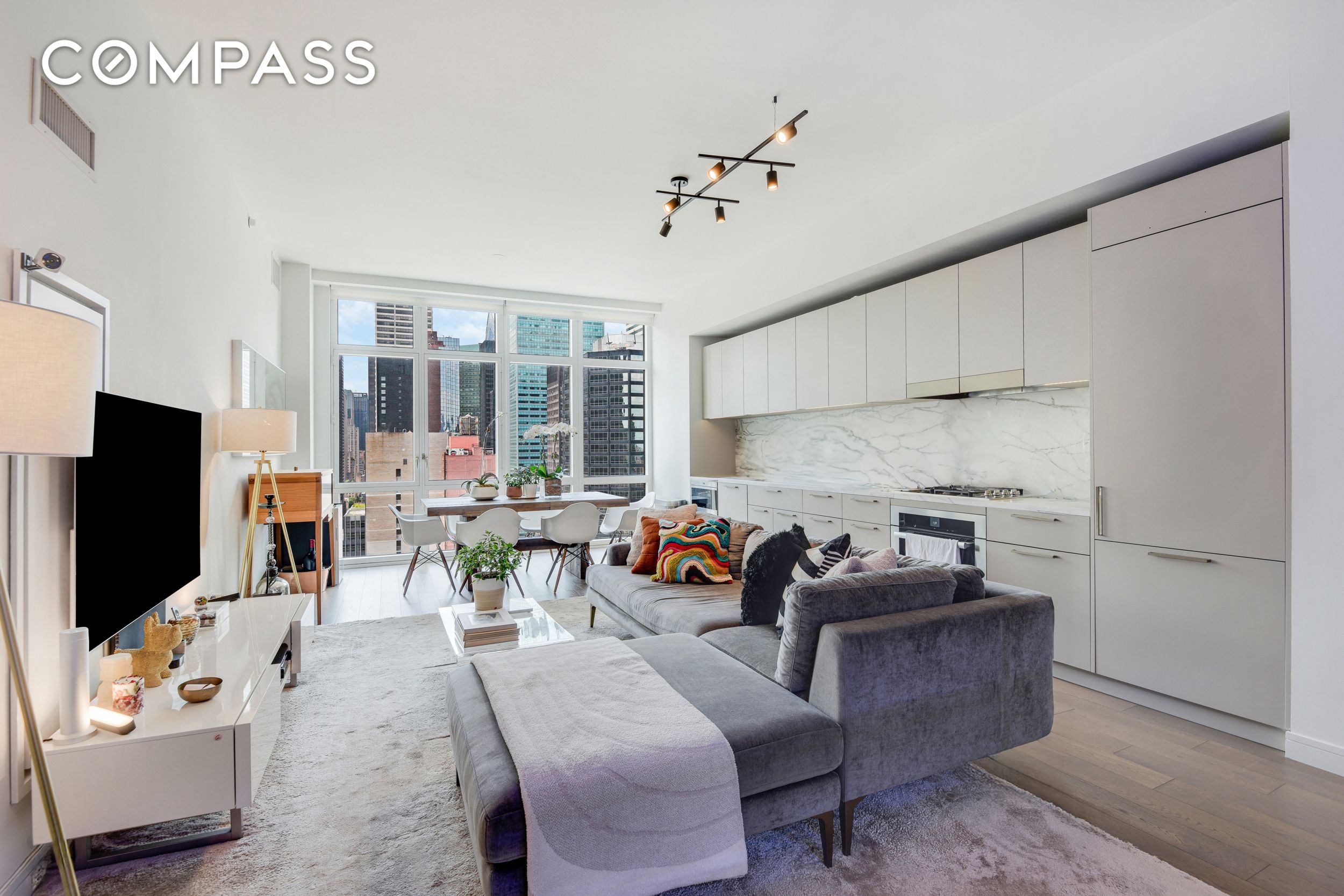 #1 photo, 305 E 51st Street, Midtown East , NY 10022
