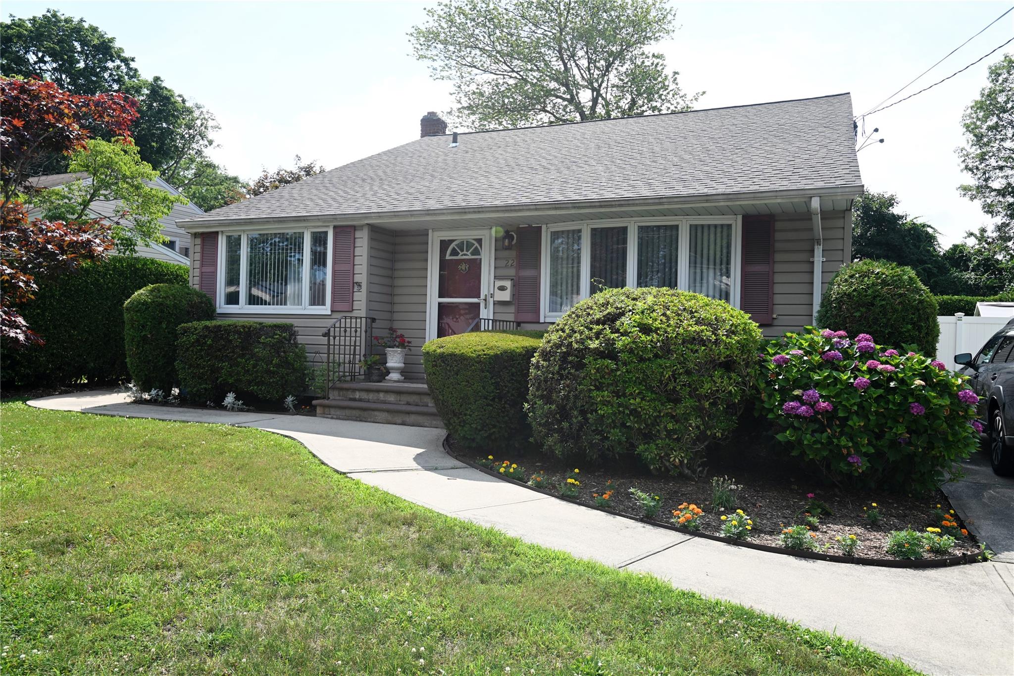 #1 photo, 22 Victoria Road, North Babylon , NY 11703