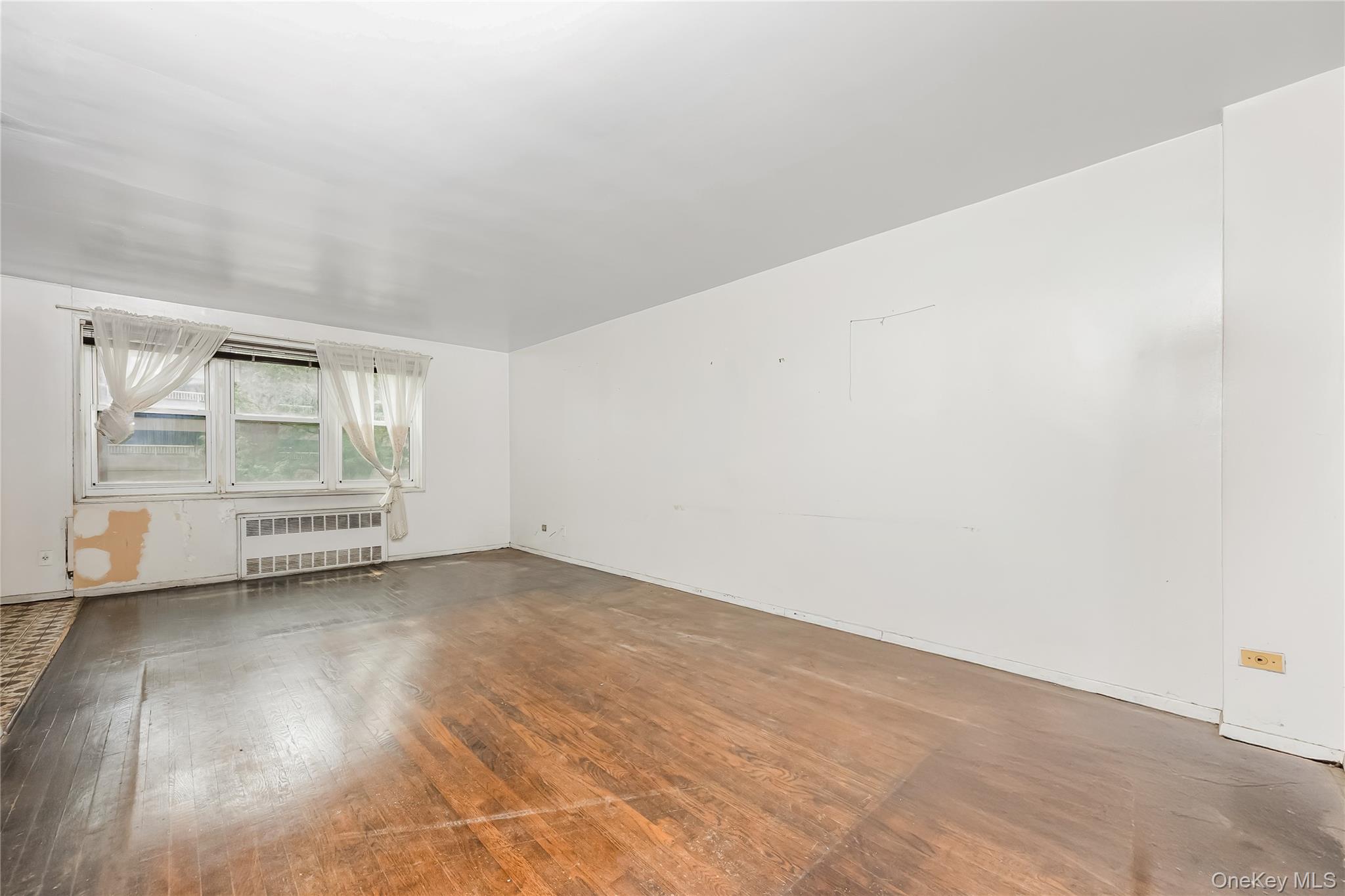 #3 photo, 92-31 57th Avenue, 皇后區 艾姆赫斯特 Elmhurst , NY 11373