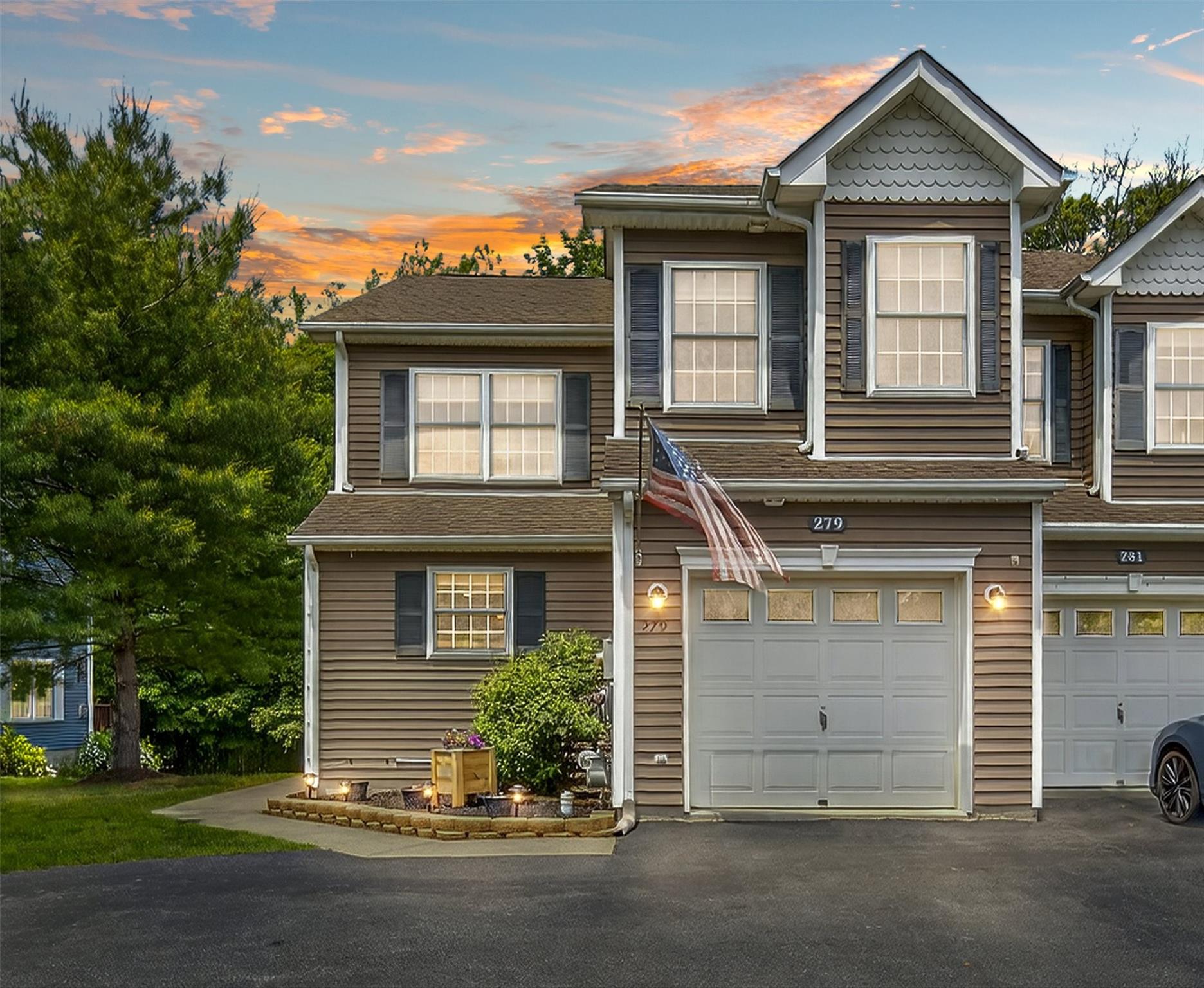#1 photo, 279 Pinebrook Drive, Hyde Park , NY 12538