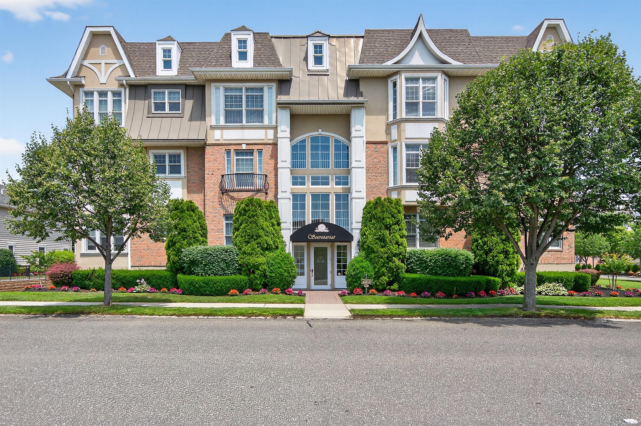 #1 photo, 1111 Roosevelt Way, Westbury , NY 11590