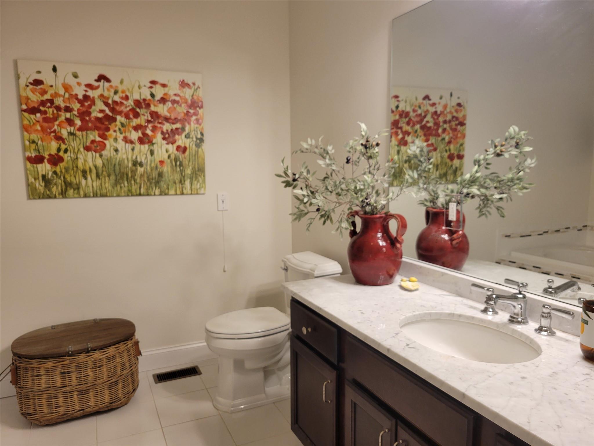 #11 photo, 4 Toni Court, 東長島 Center Moriches , NY 11934