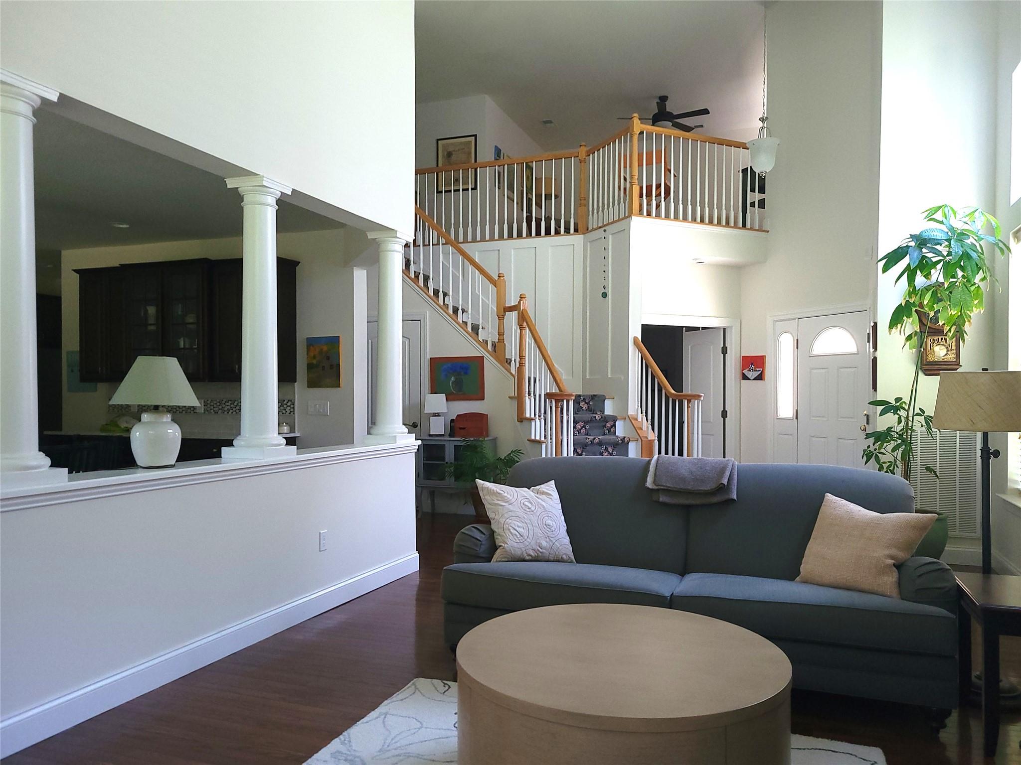 #3 photo, 4 Toni Court, 東長島 Center Moriches , NY 11934