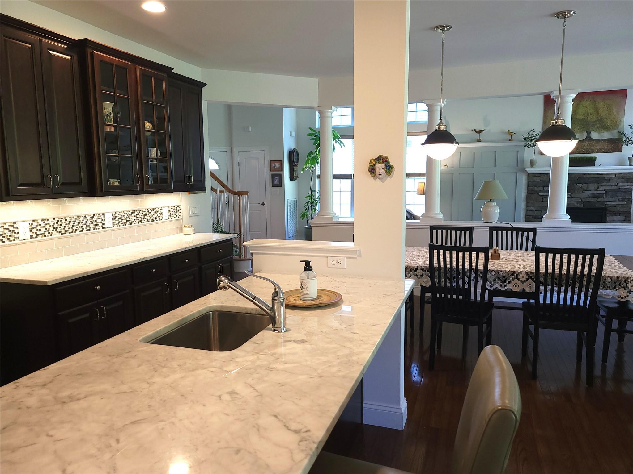 #6 photo, 4 Toni Court, 東長島 Center Moriches , NY 11934