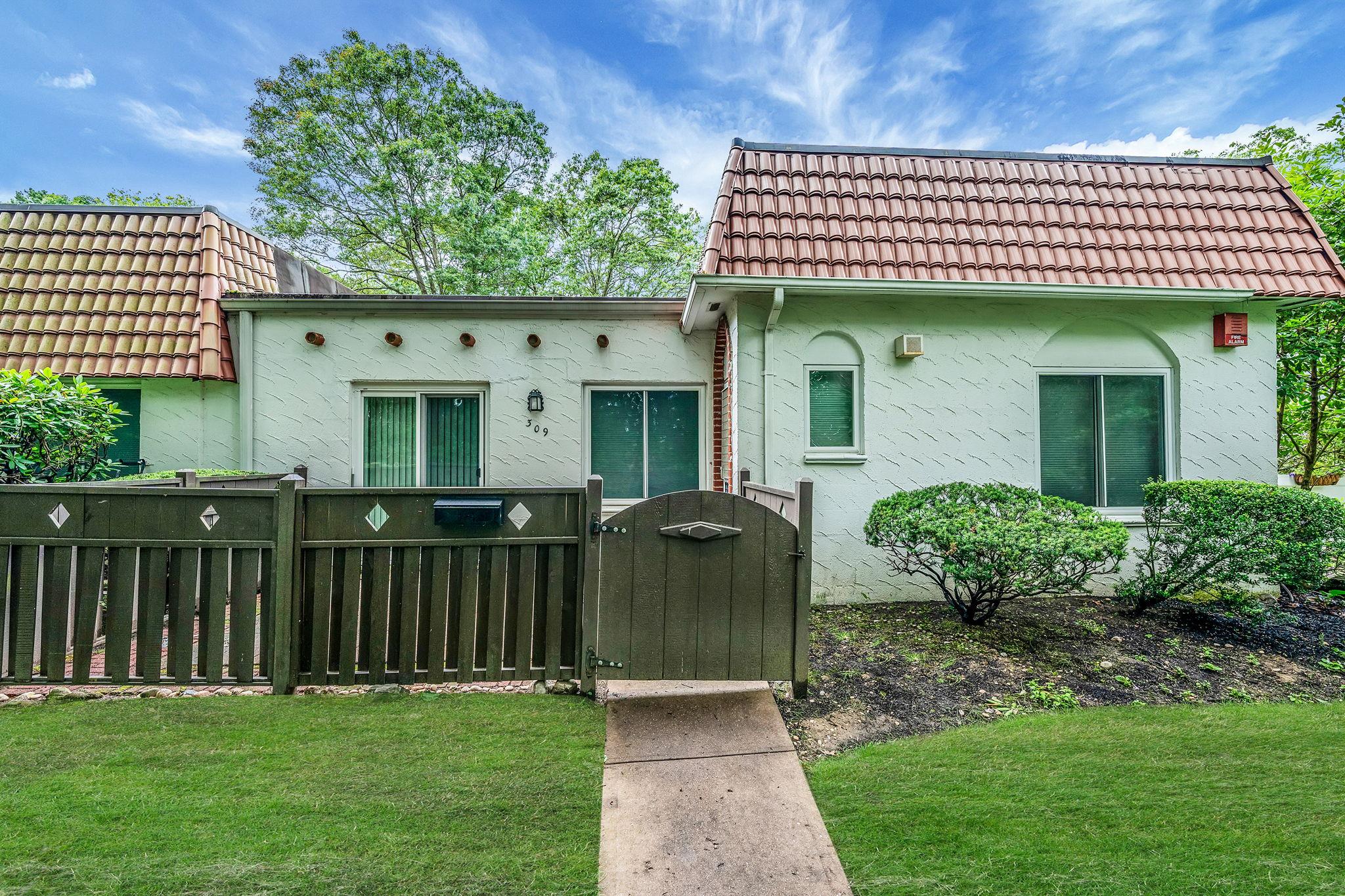 #1 photo, 309 Birchwood Road, 東長島 Medford , NY 11763