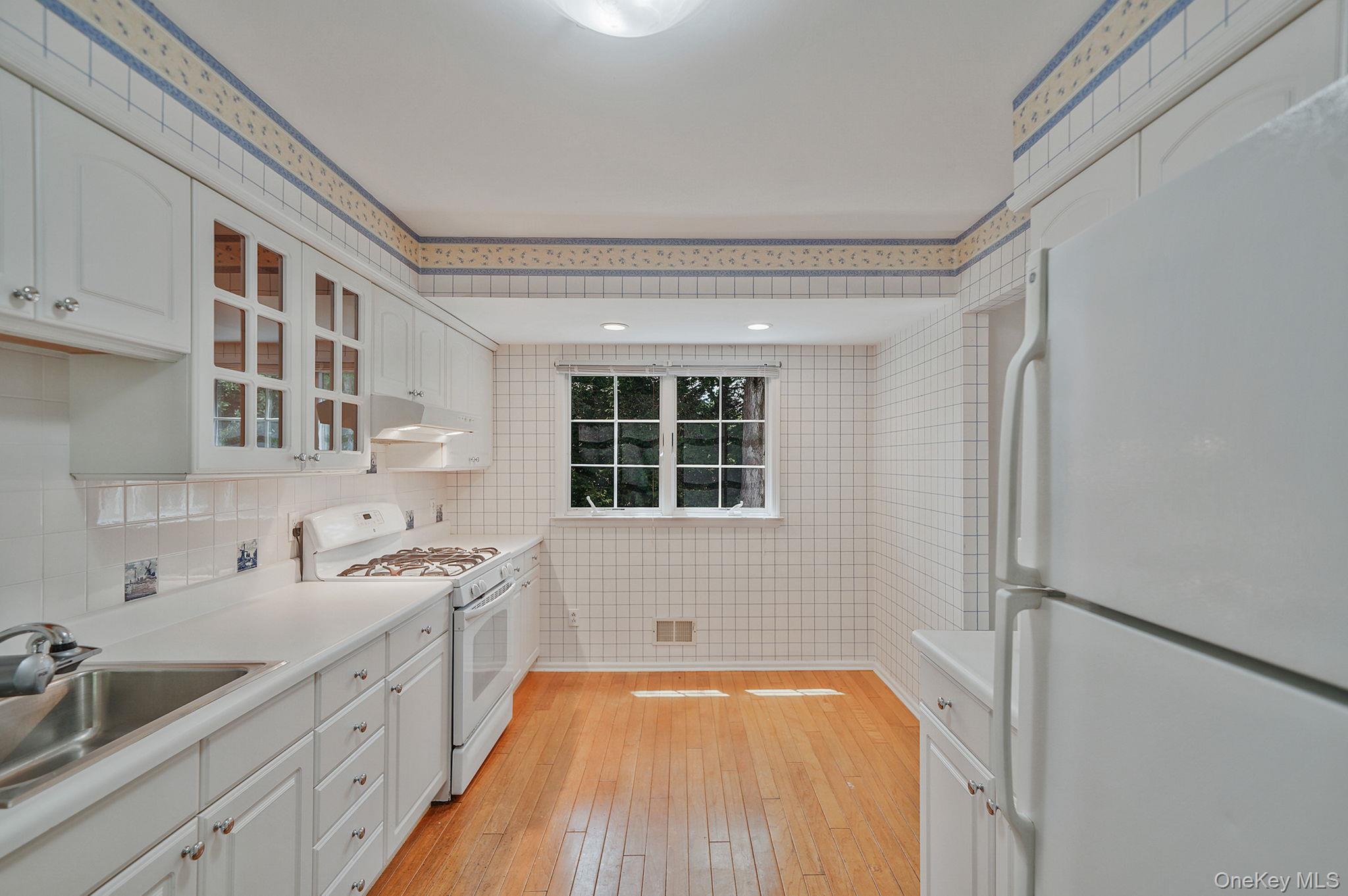 #11 photo, 708 Bohemia Parkway, サフォーク郡 Sayville , NY 11782