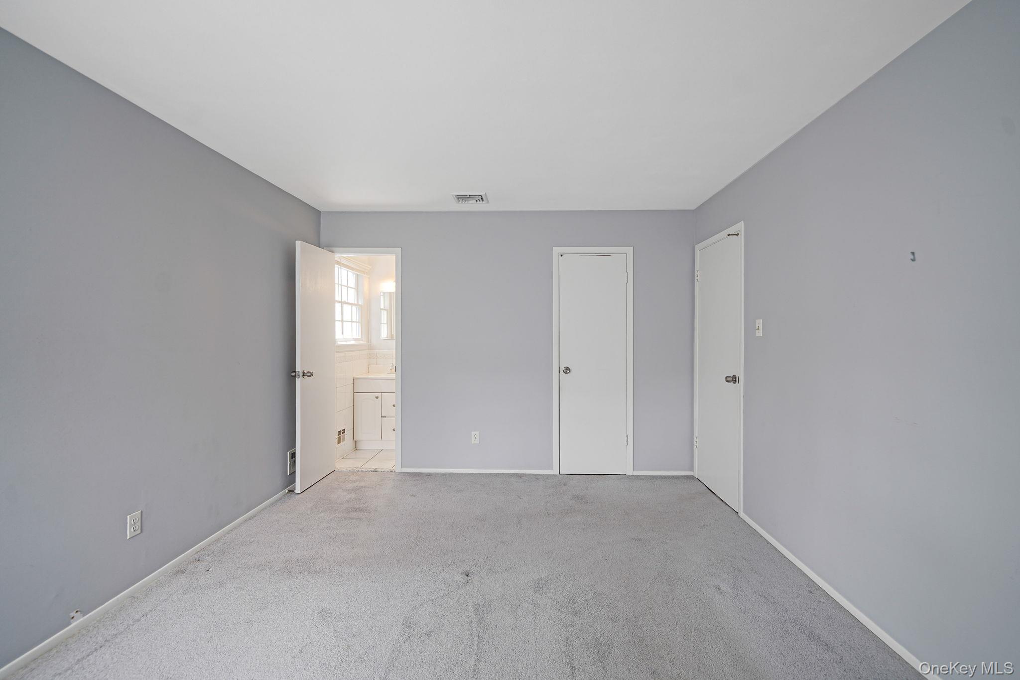 #13 photo, 708 Bohemia Parkway, サフォーク郡 Sayville , NY 11782