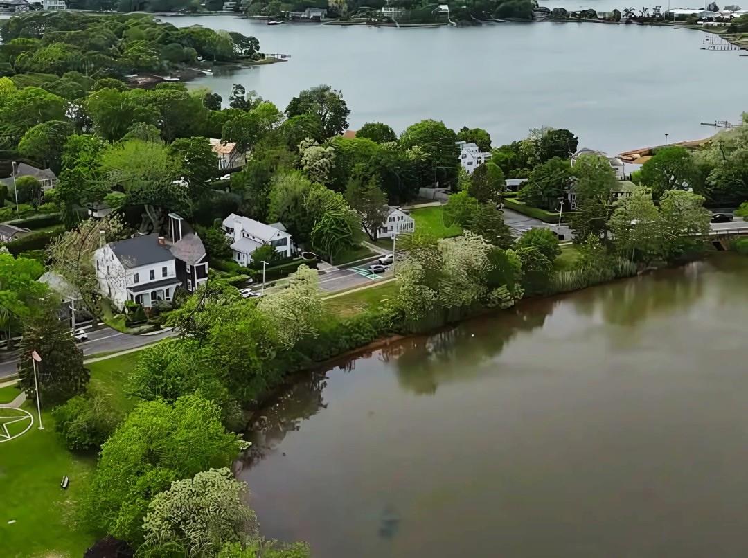 #1 photo, 352 Main Street, Sag Harbor , NY 11963