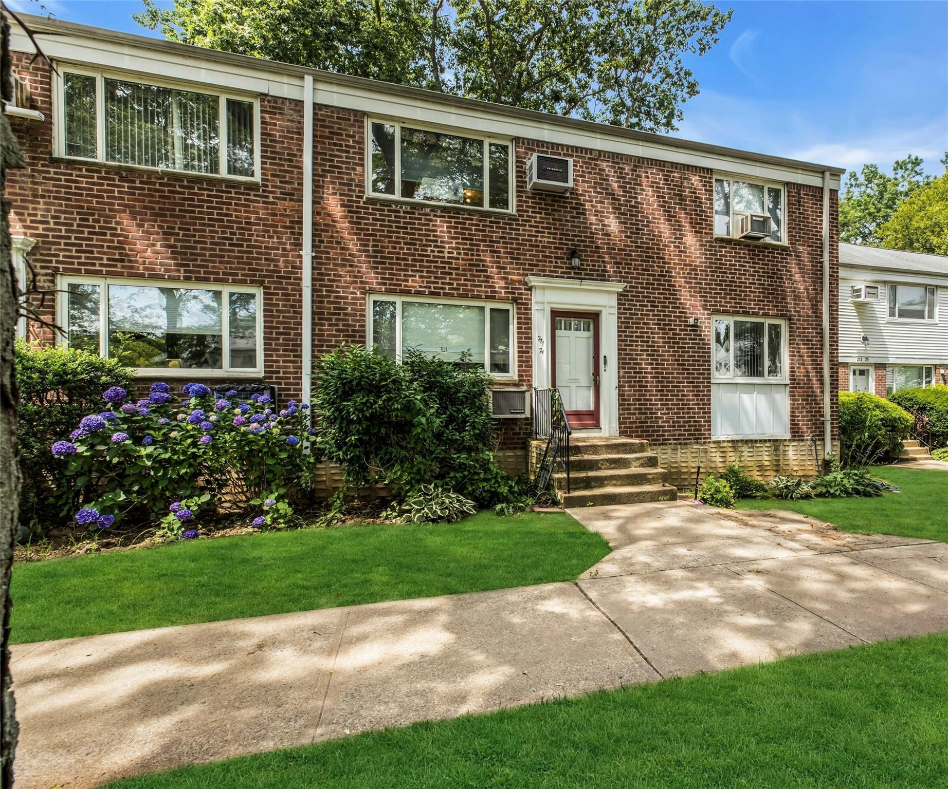 #1 photo, 21121 18th Avenue, Bayside , NY 11360