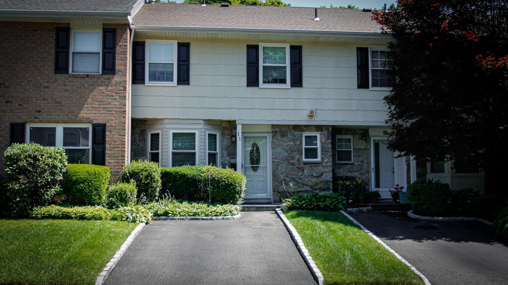 #1 photo, 11 Manors Drive, Jericho , NY 11753
