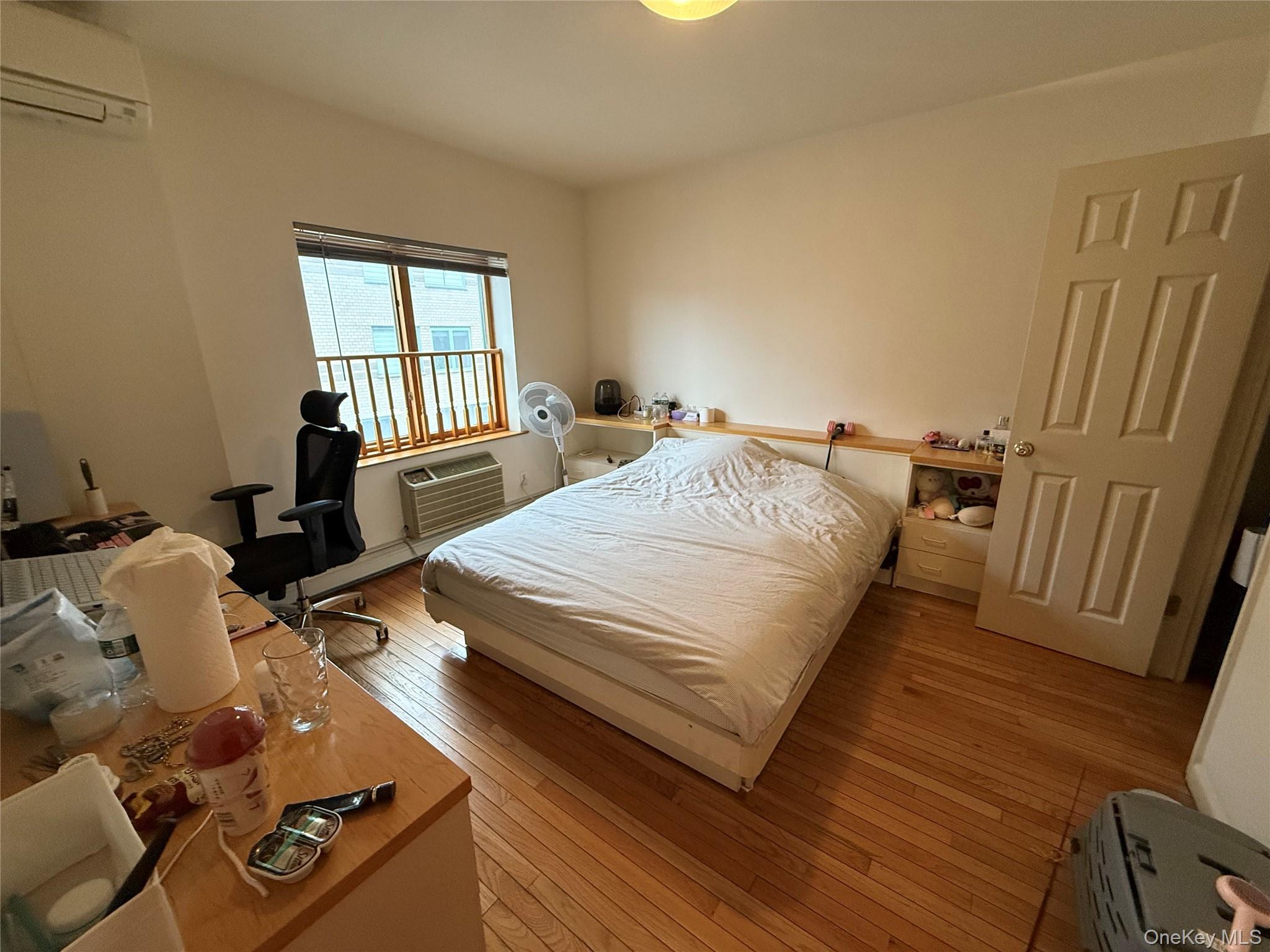 #5 photo, 4231 Colden Street, クイーンズ区 Flushing , NY 11355-4788