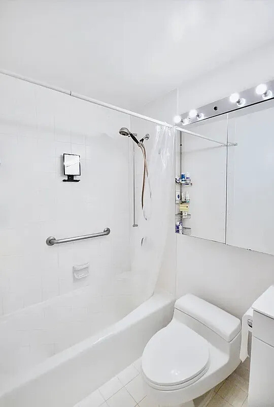 #18 photo, New York City, マンハッタン Hells Kitchen , NY 10019