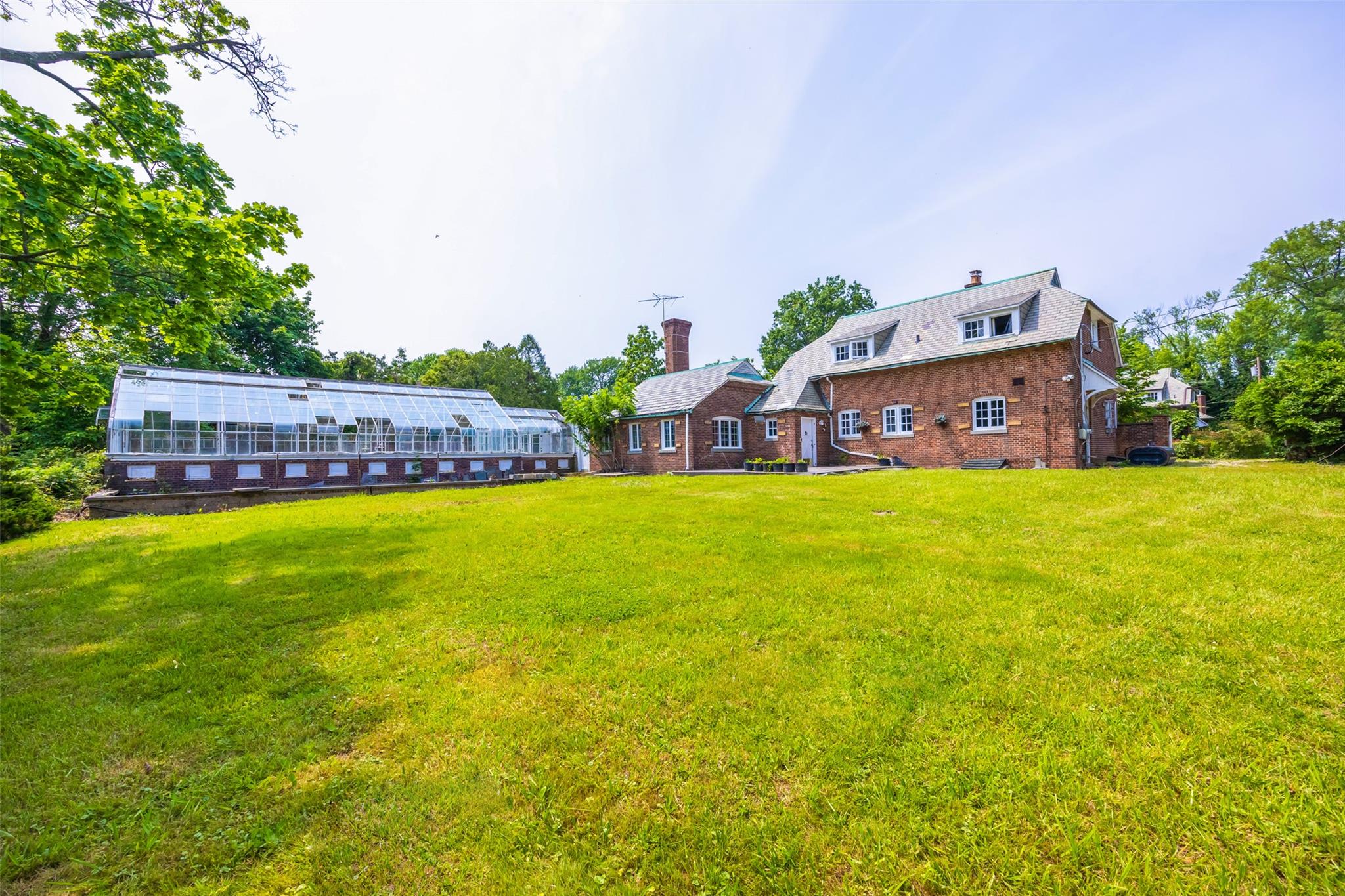 #1 photo, 5 Dairy Drive, Glen Cove , NY 11542