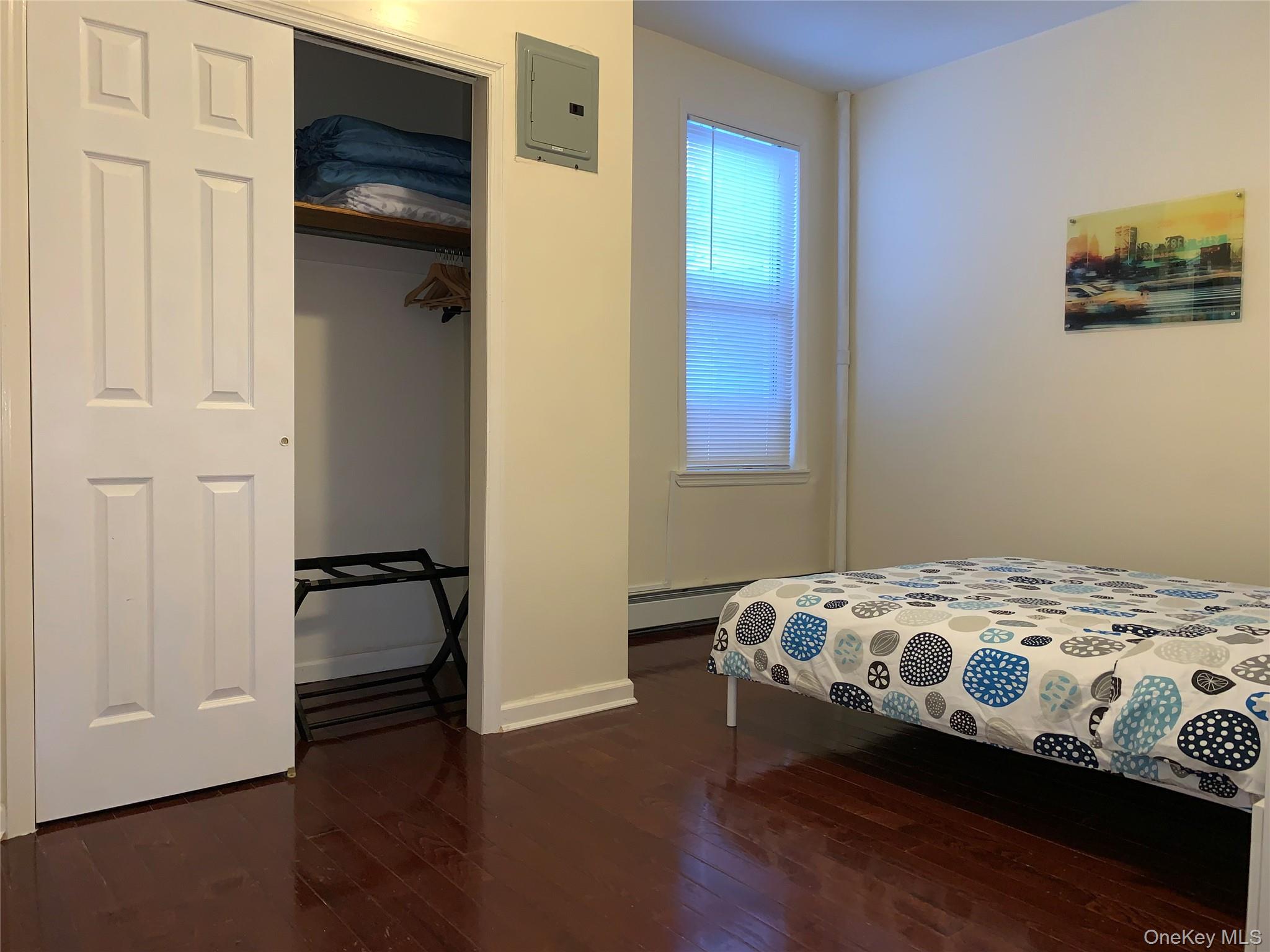 #16 photo, 40-37 24 Street, クイーンズ区 Long Island City , NY 11101