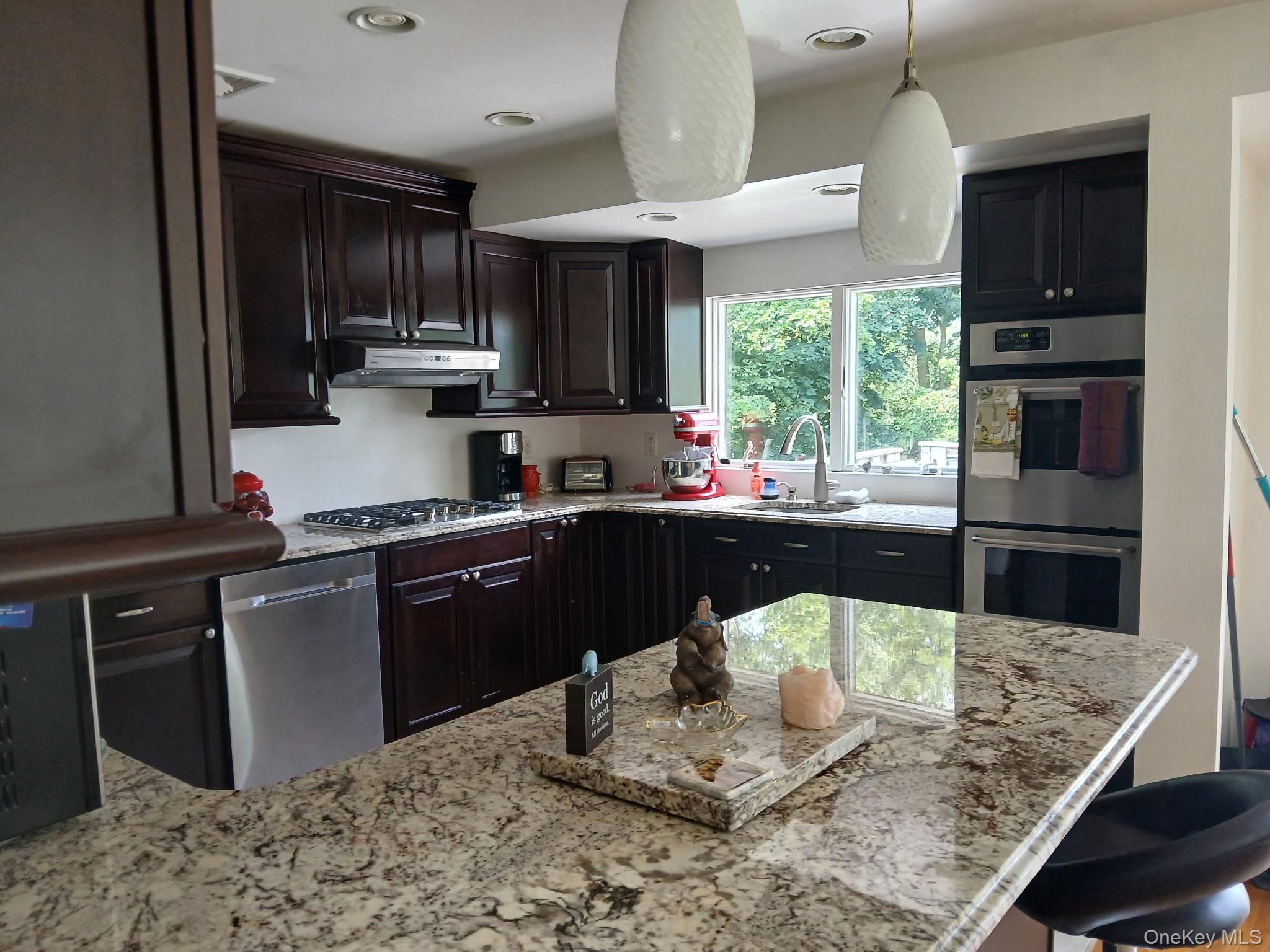 #2 photo, 11 Dale Lane, Hauppauge , NY 11788