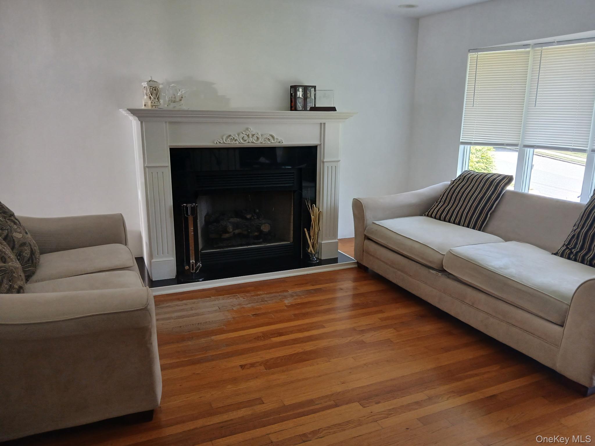 #6 photo, 11 Dale Lane, Hauppauge , NY 11788