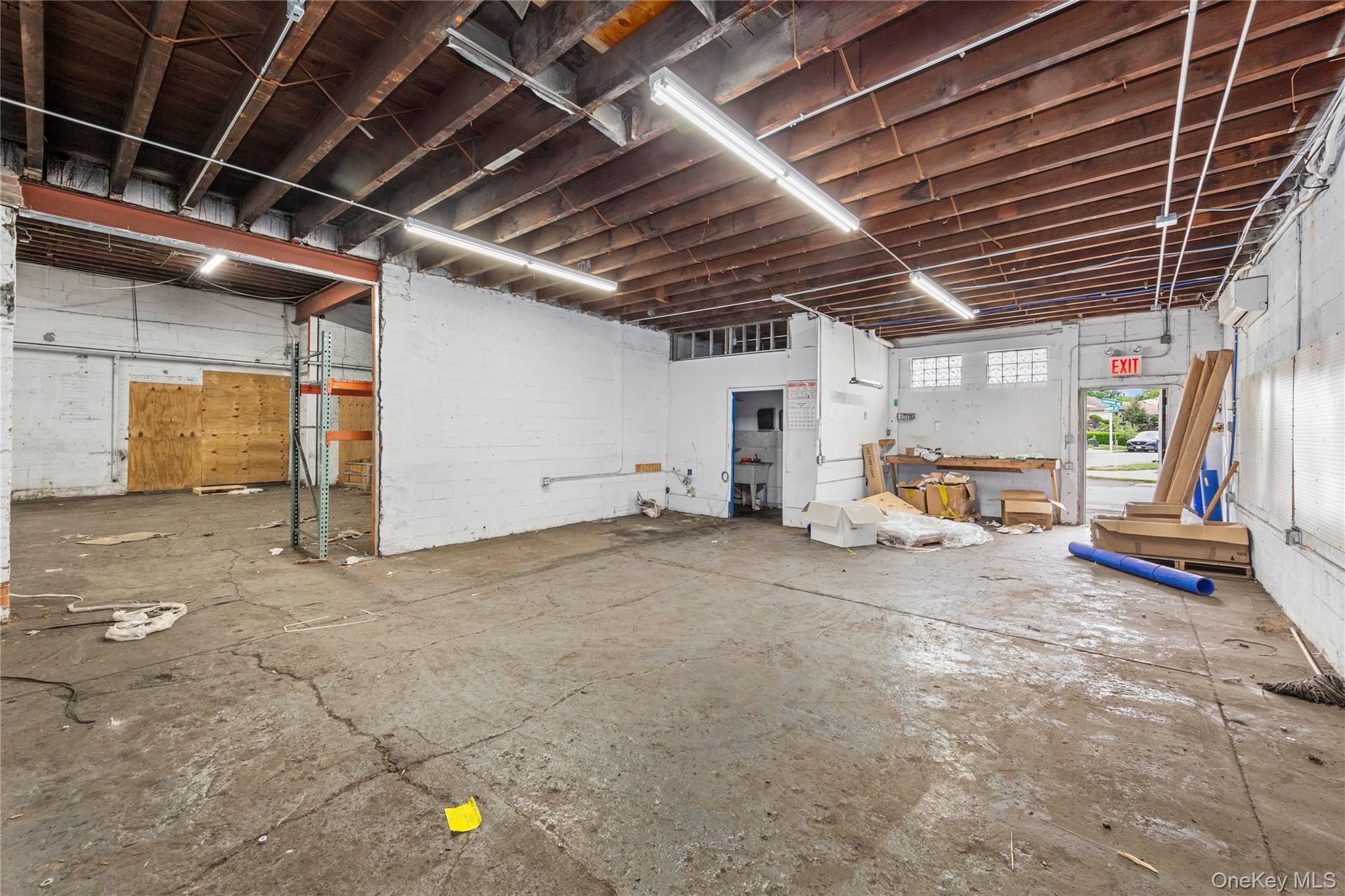 #14 photo, 633 W Merrick Road, ナッソー郡 Valley Stream , NY 11580