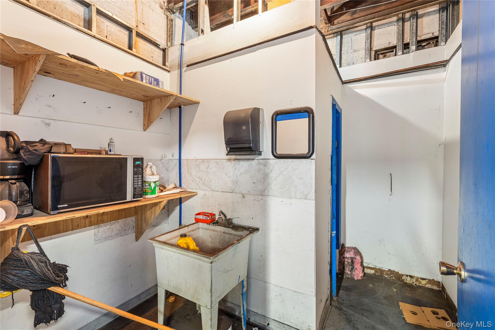 #15 photo, 633 W Merrick Road, ナッソー郡 Valley Stream , NY 11580