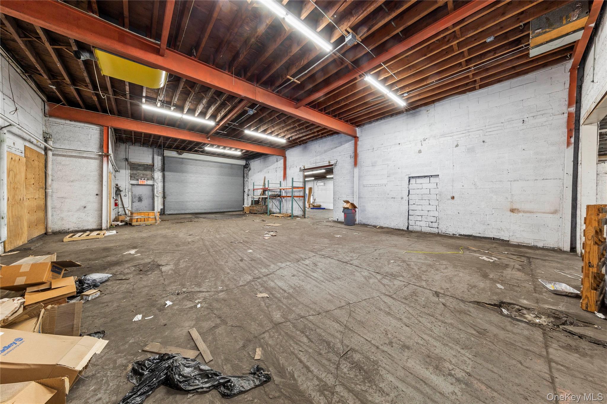 #17 photo, 633 W Merrick Road, ナッソー郡 Valley Stream , NY 11580