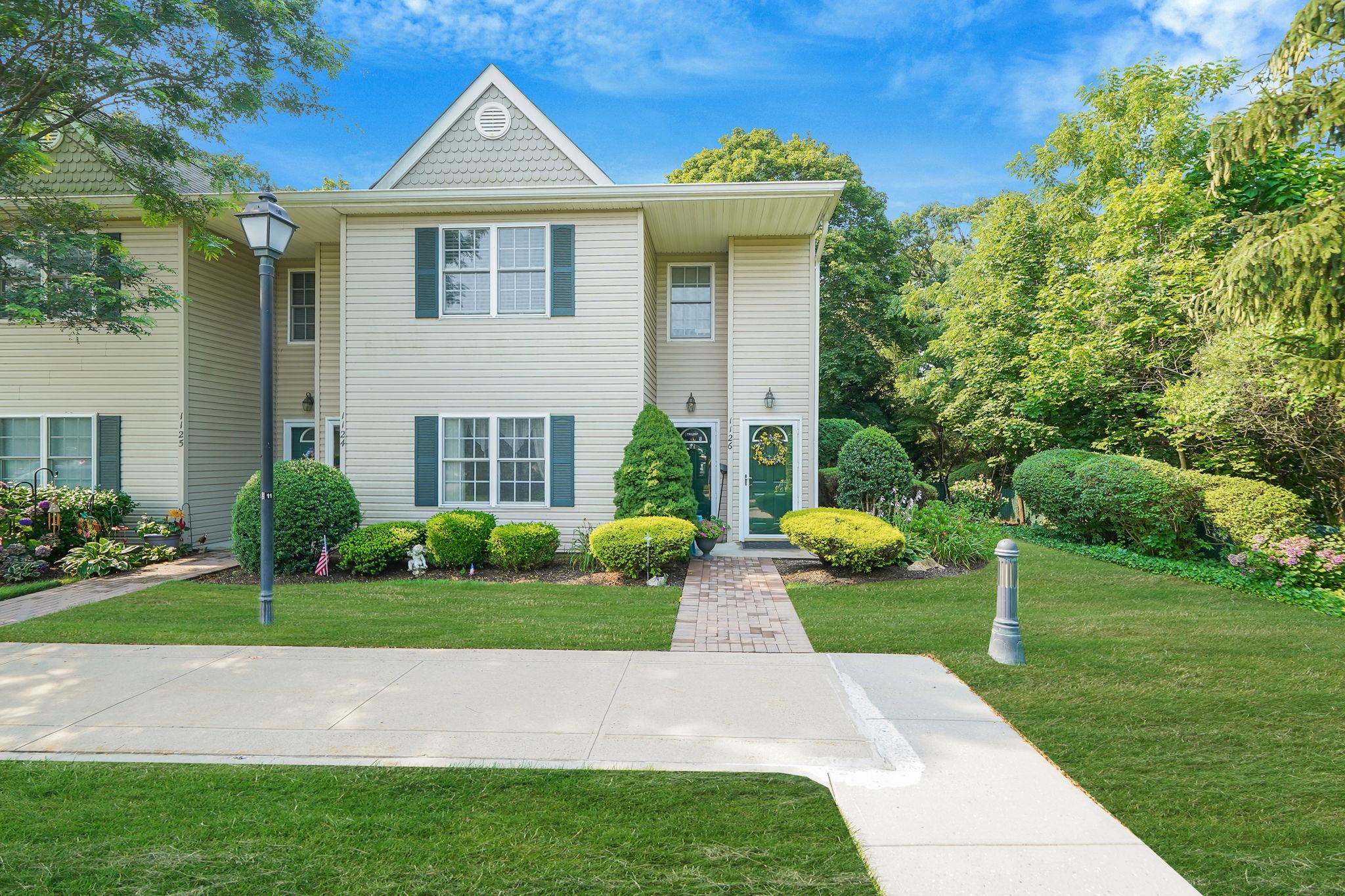 #1 photo, 1126 Savoy Drive, Melville , NY 11747