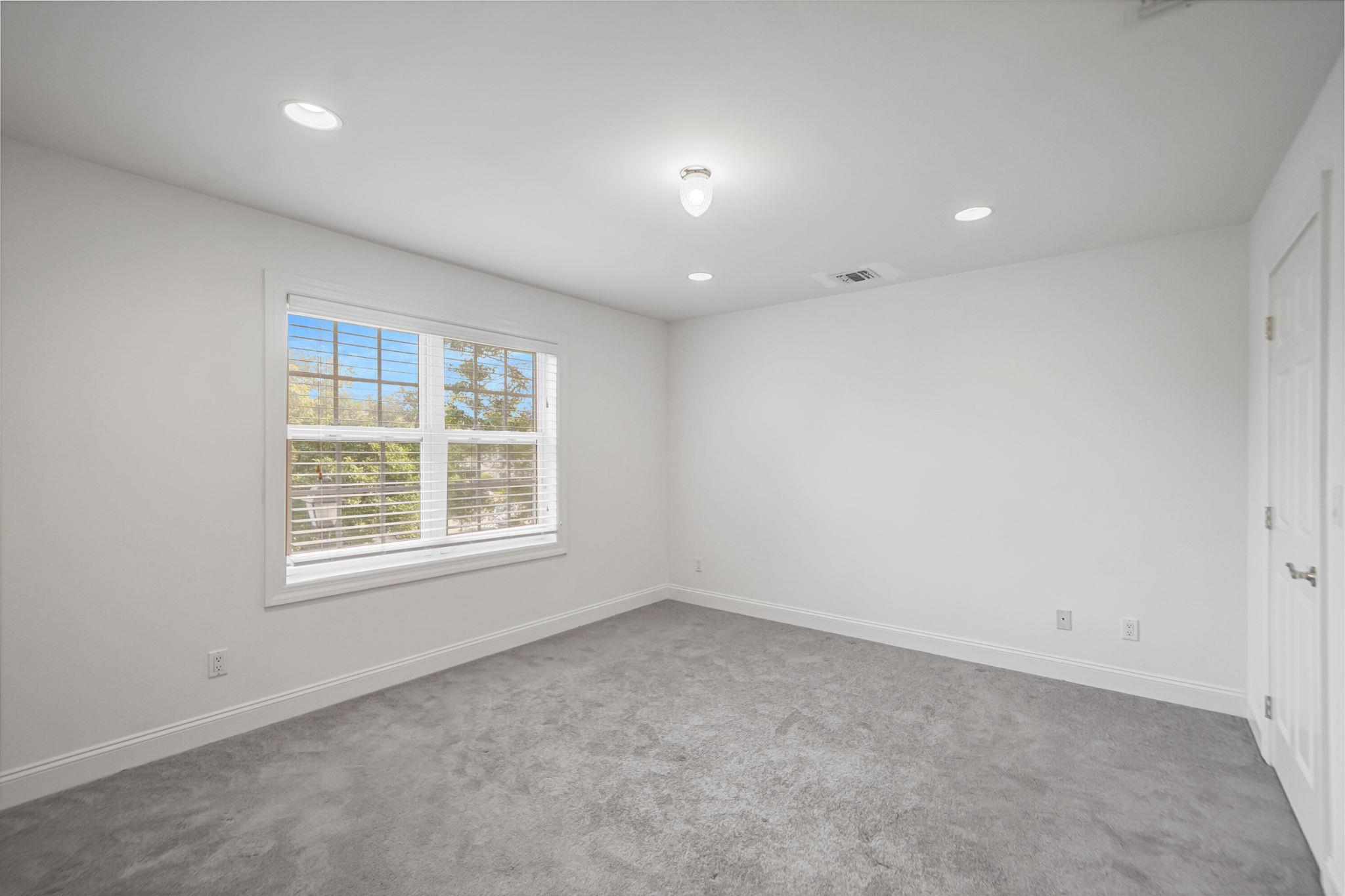 #15 photo, 1126 Savoy Drive, Melville , NY 11747