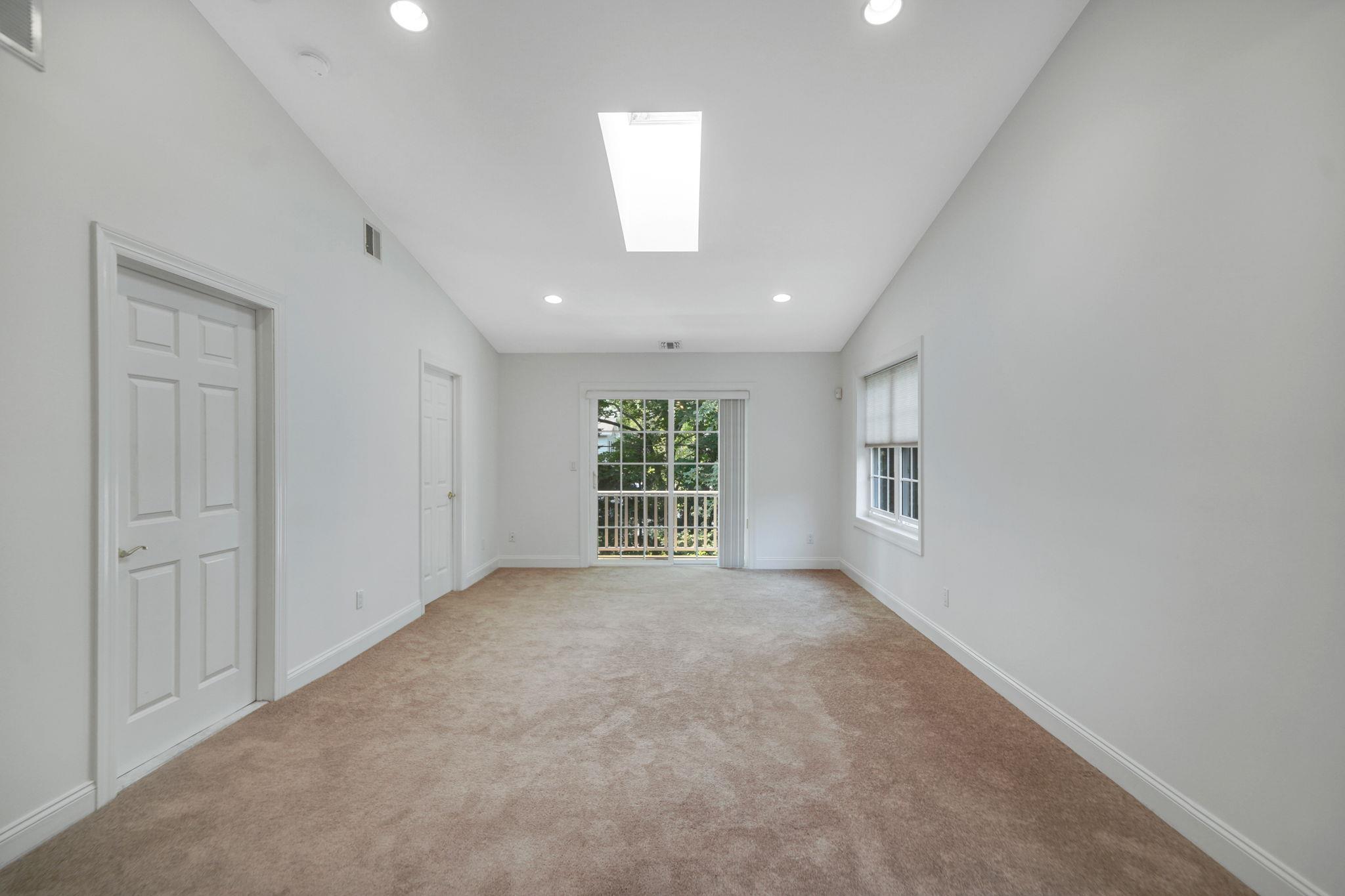 #8 photo, 1126 Savoy Drive, Melville , NY 11747