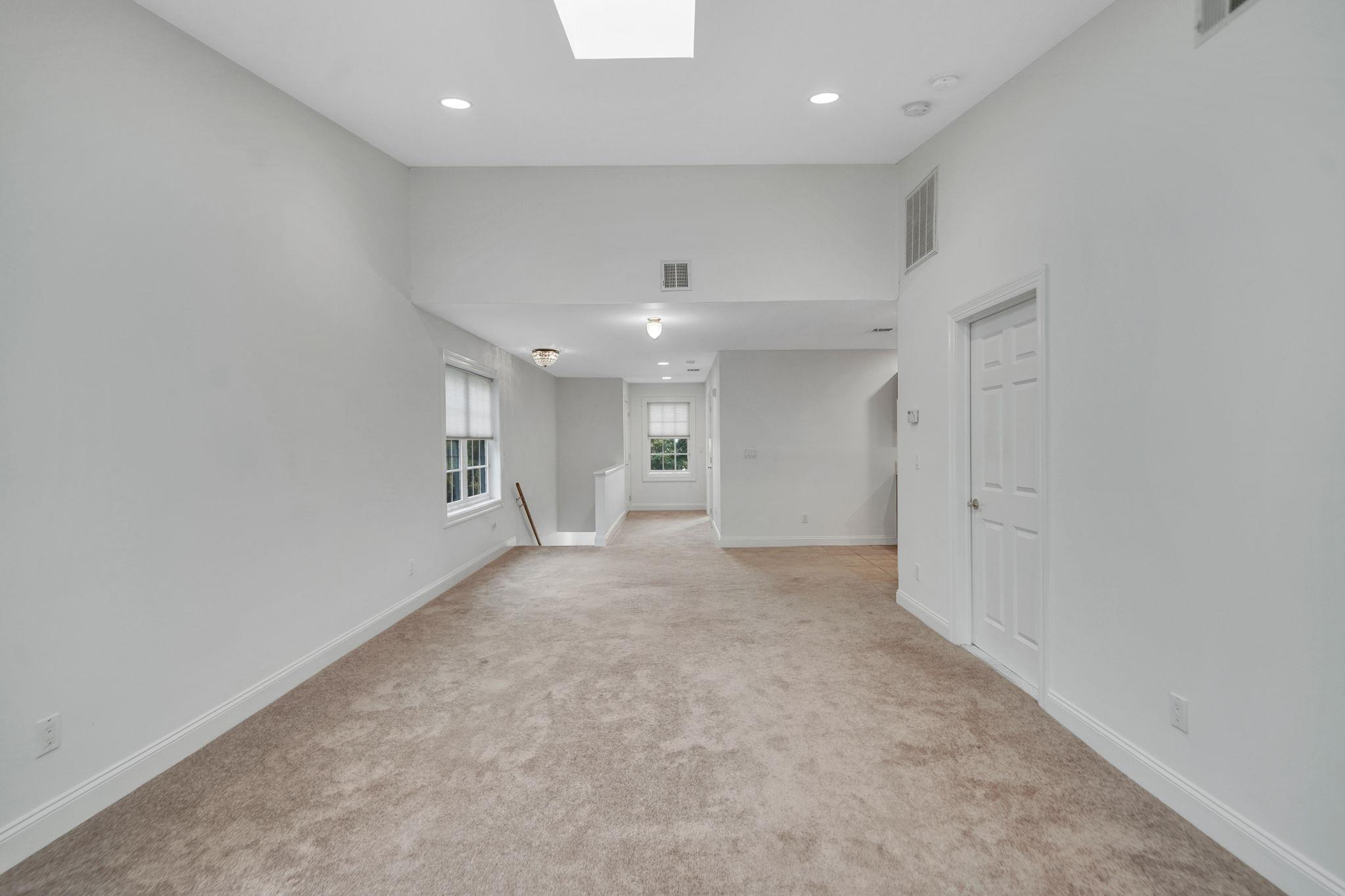 #9 photo, 1126 Savoy Drive, Melville , NY 11747