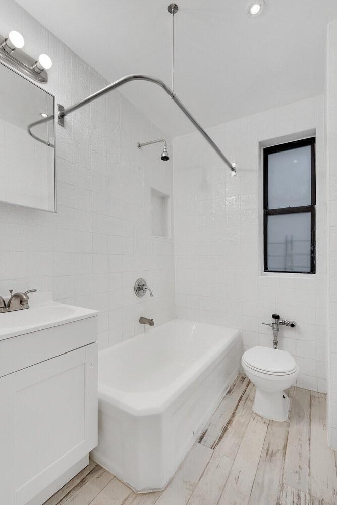 #13 photo, 3000 VALENTINE Avenue, ブロンクス区 Norwood , NY 10458