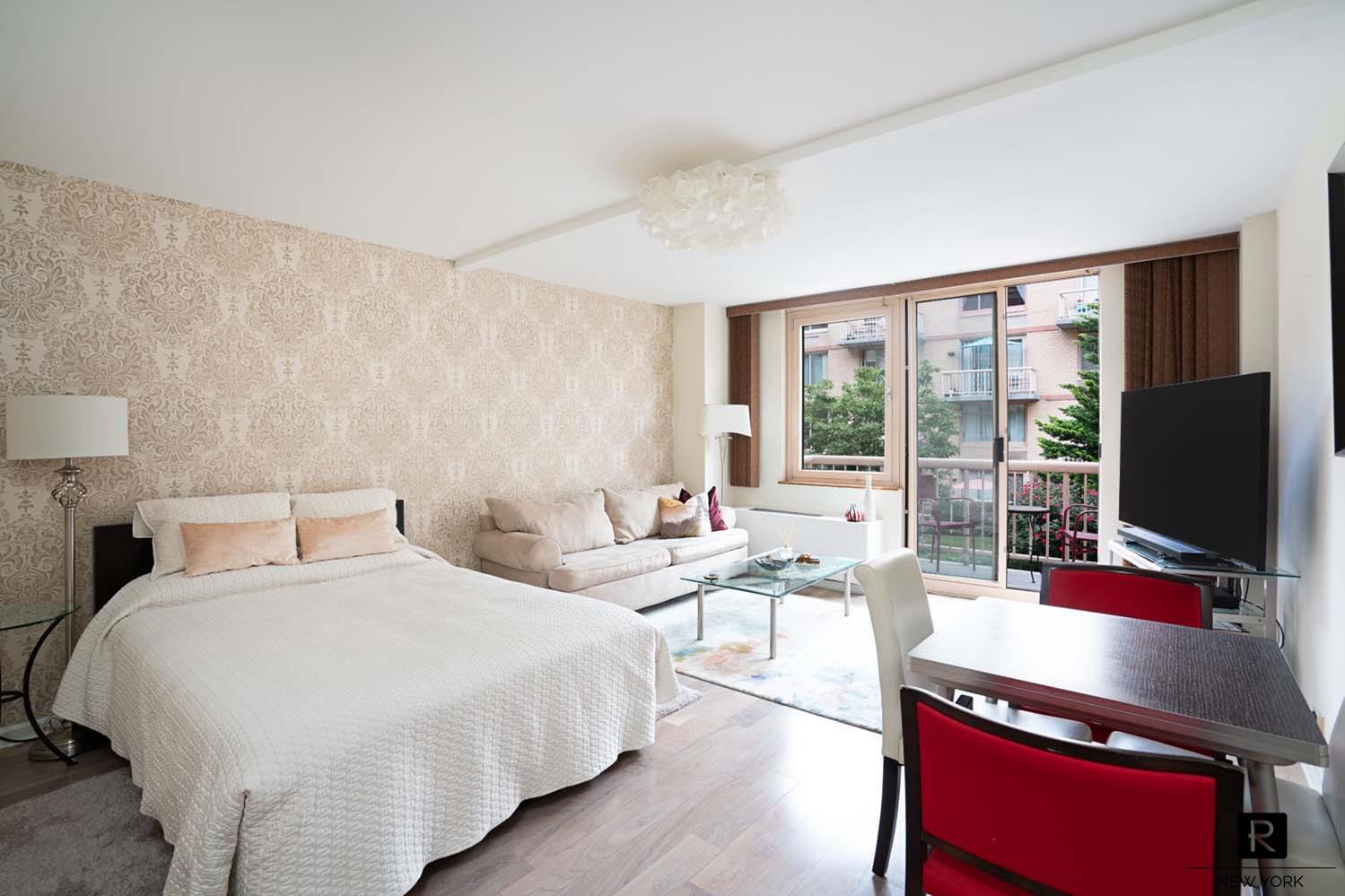 #1 photo, 393 W 49th Street, Clinton , NY 10019