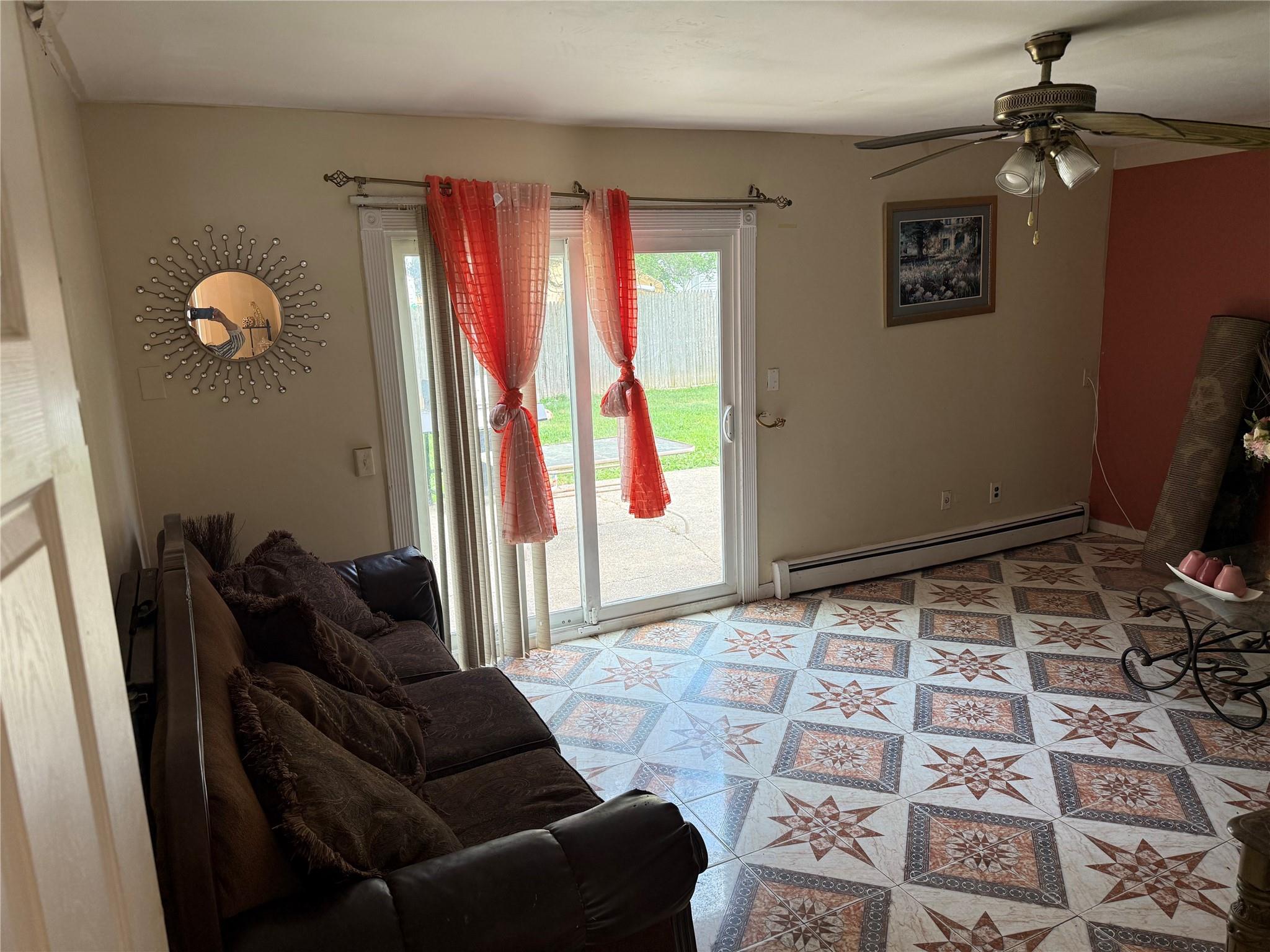 #3 photo, 115 Branch Avenue, サフォーク郡 Central Islip , NY 11722