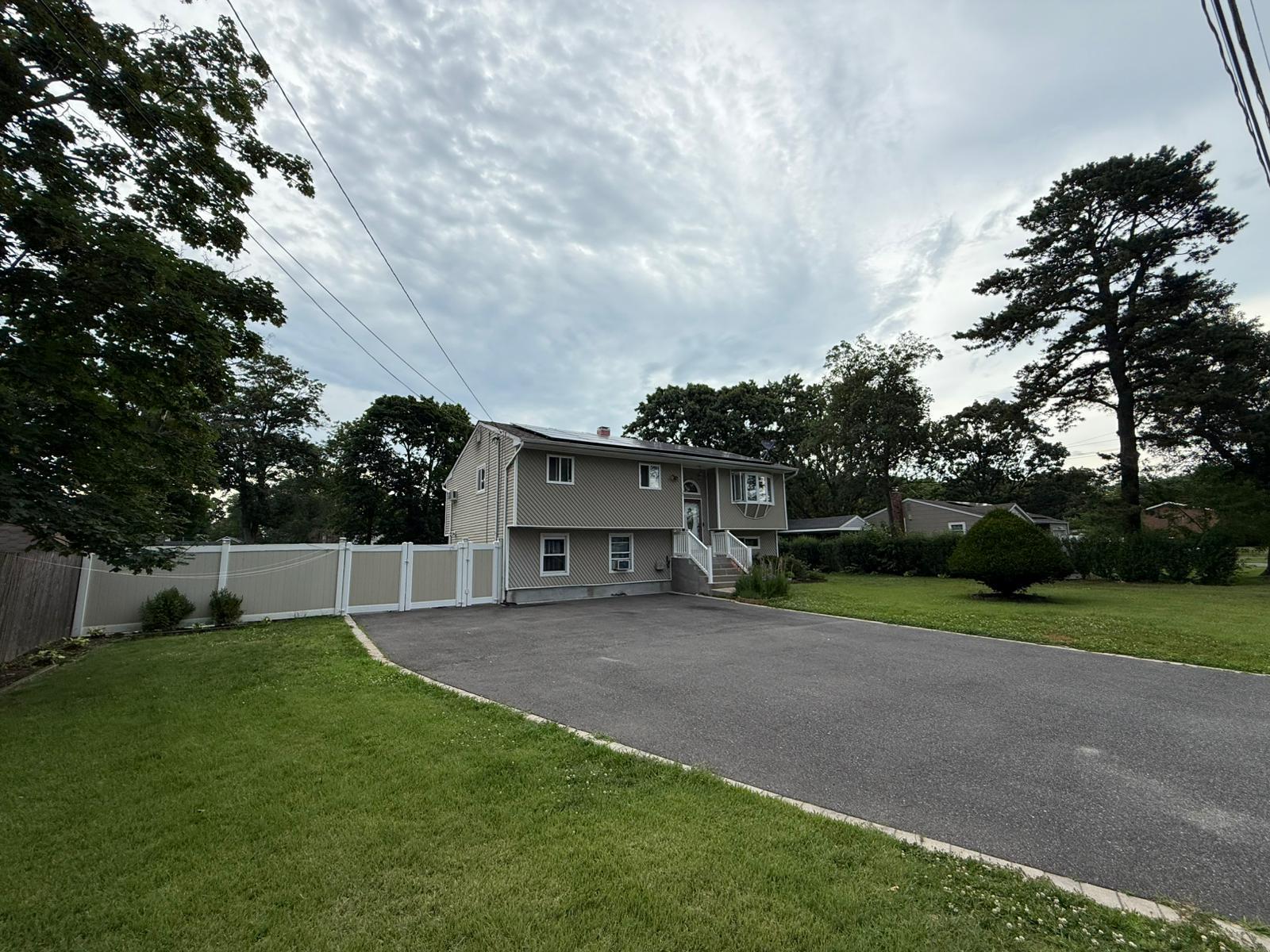 #1 photo, 323 Ocean Avenue, Brentwood , NY 11717