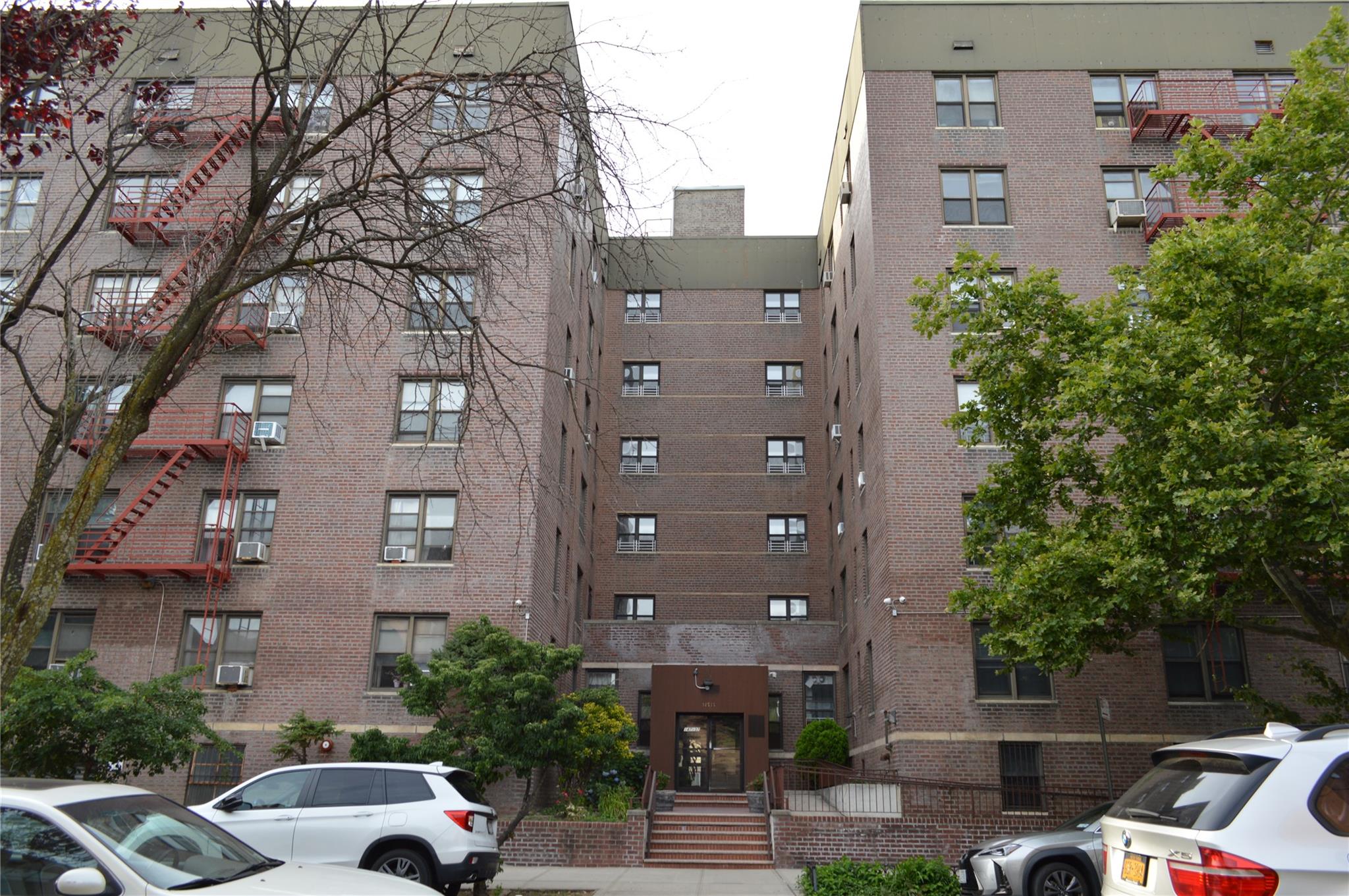 #1 photo, 147-37 Roosevelt Avenue, Flushing , NY 11354