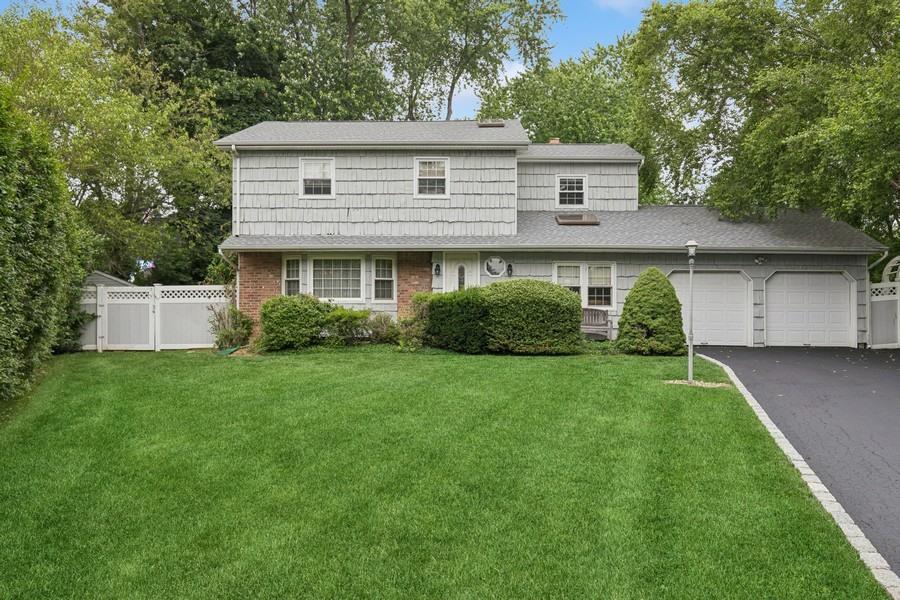 #1 photo, 9 Scholar Court, 東長島 East Northport , NY 11731