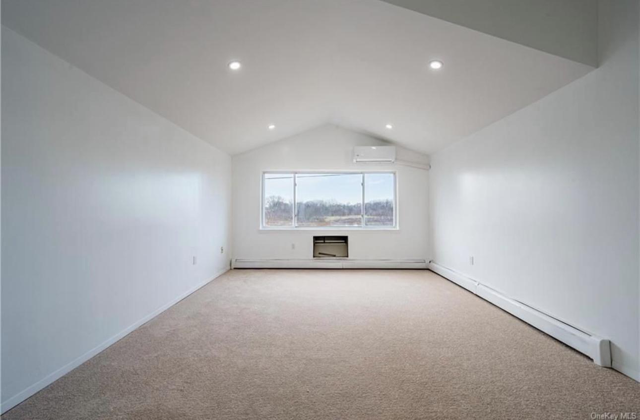#1 photo, 218 Howe Avenue, Bronx , NY 10473