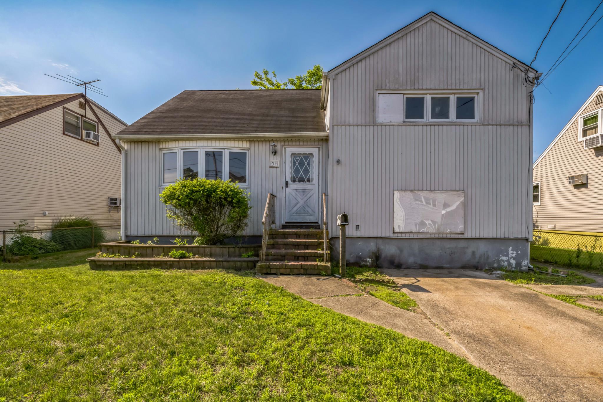 #1 photo, 39 Layton Street, ناسو Freeport , NY 11520