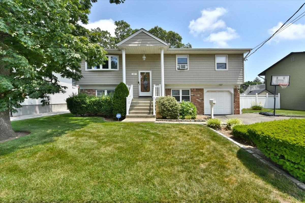 #1 photo, 1317 Taft Avenue, Merrick , NY 11566