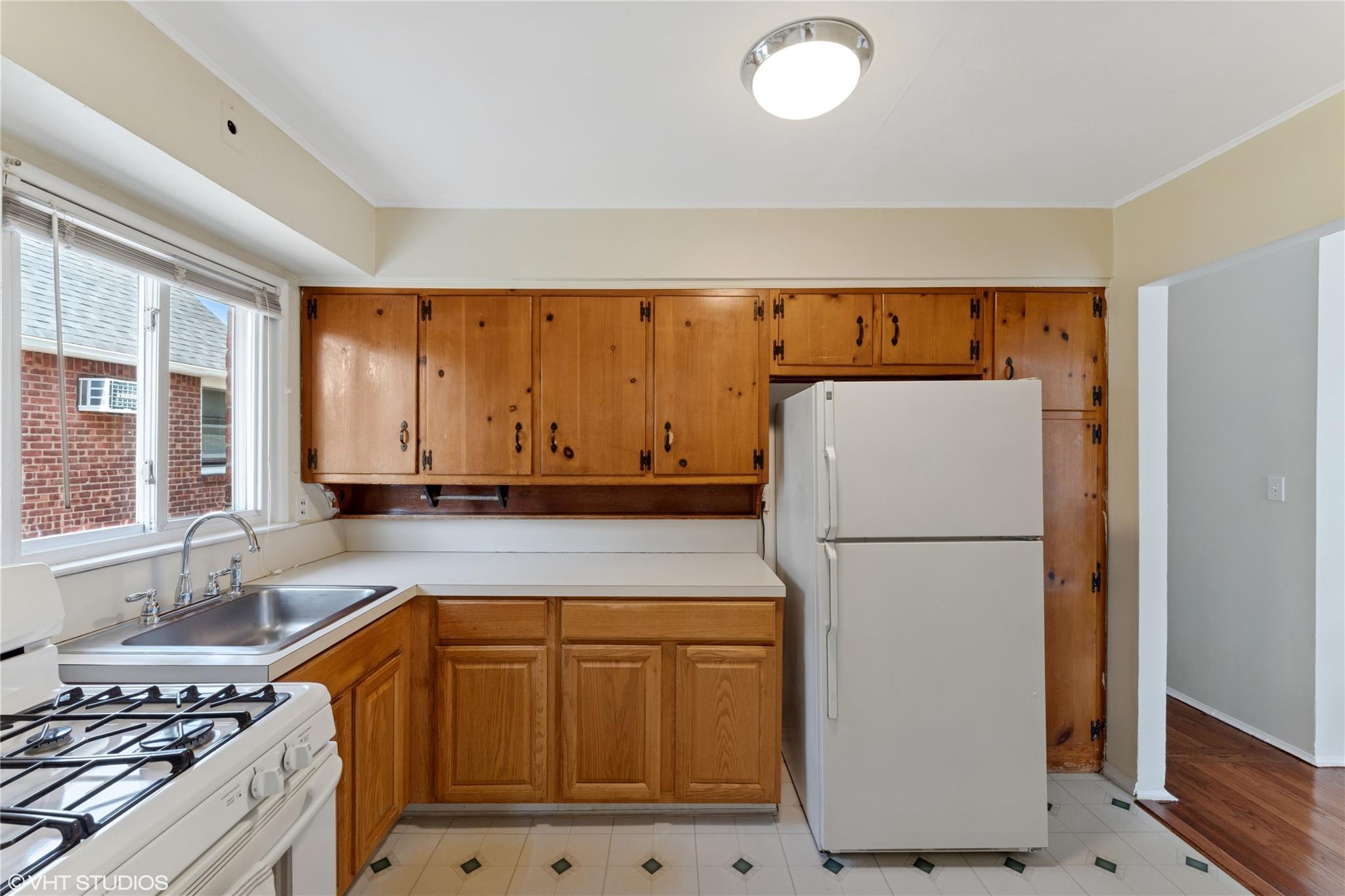 #5 photo, 512 Nassau Boulevard, ナッソー郡 Williston Park , NY 11596